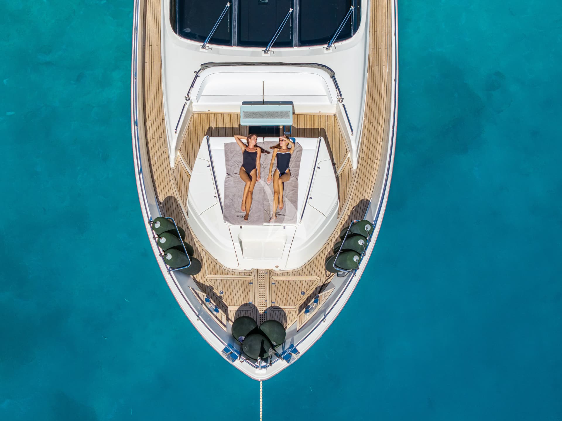 WHY NOT – Exterior