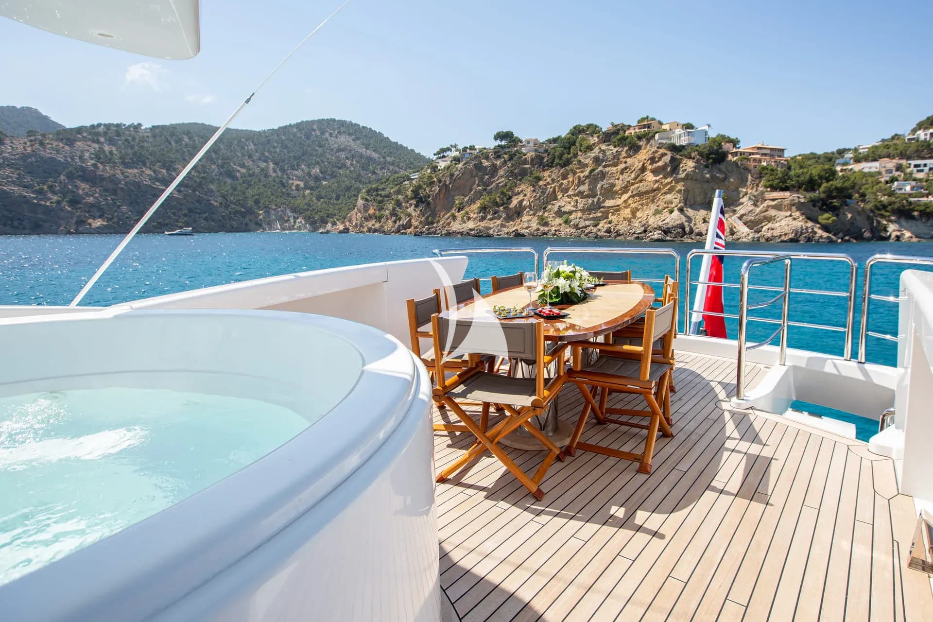 BENITA BLUE – Exterior