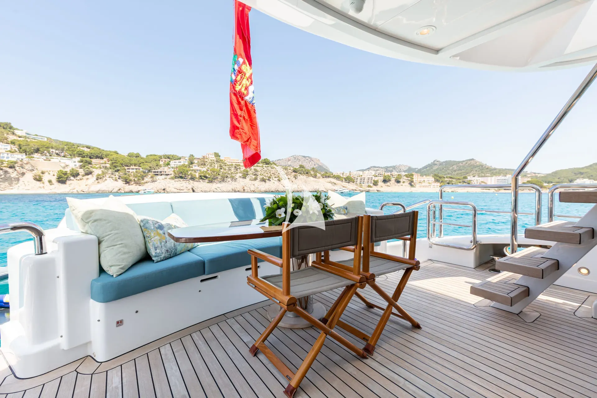 BENITA BLUE – Exterior