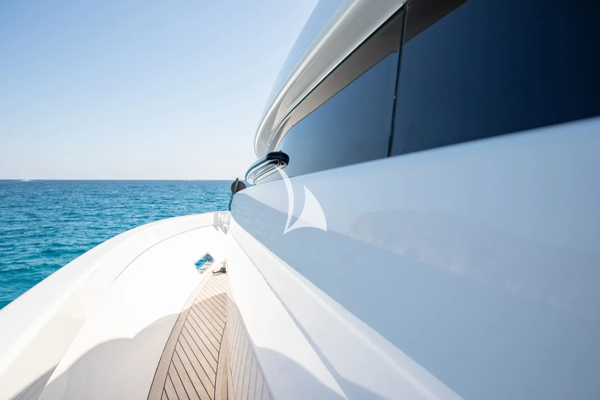 BENITA BLUE – Exterior