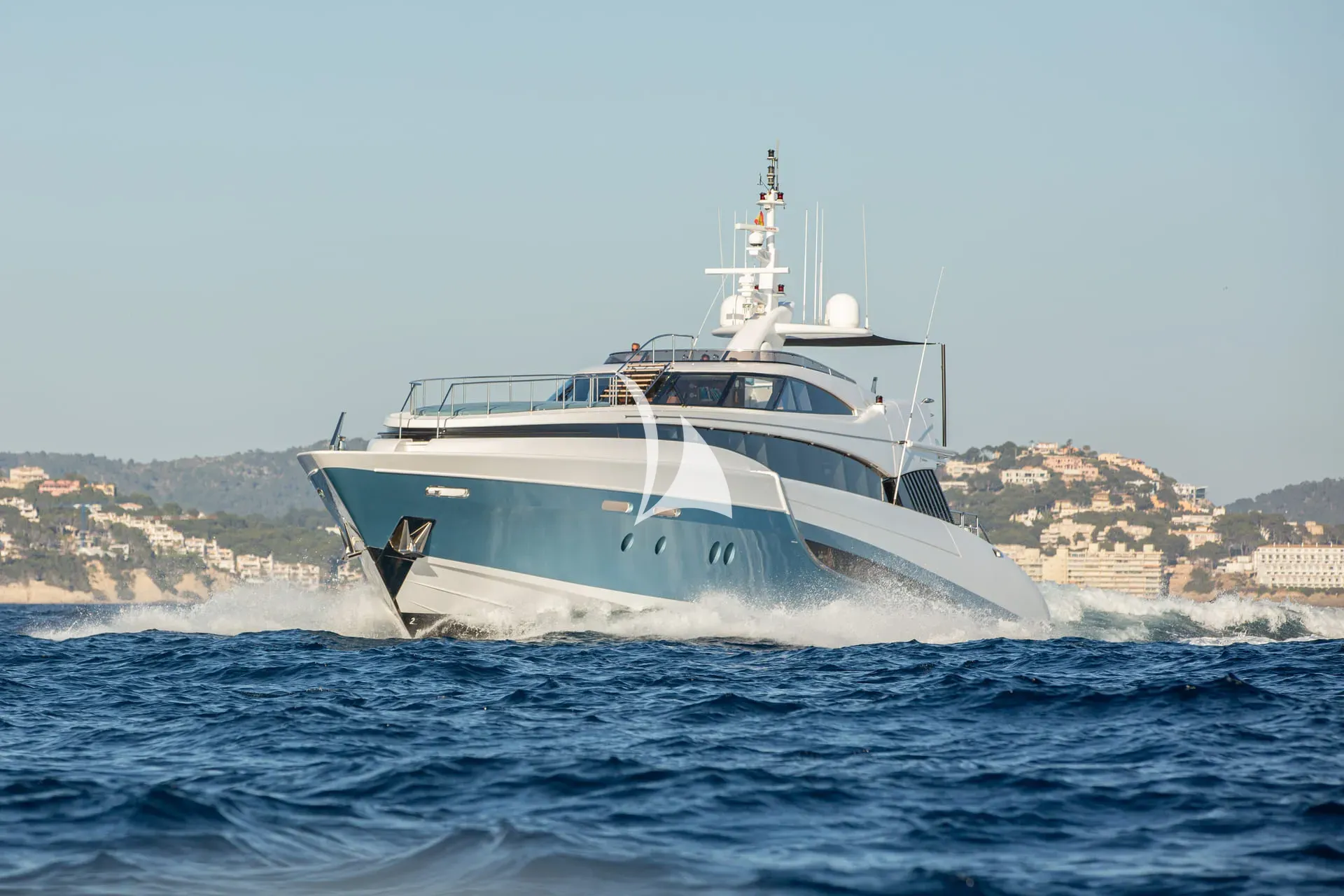 BENITA BLUE – Exterior