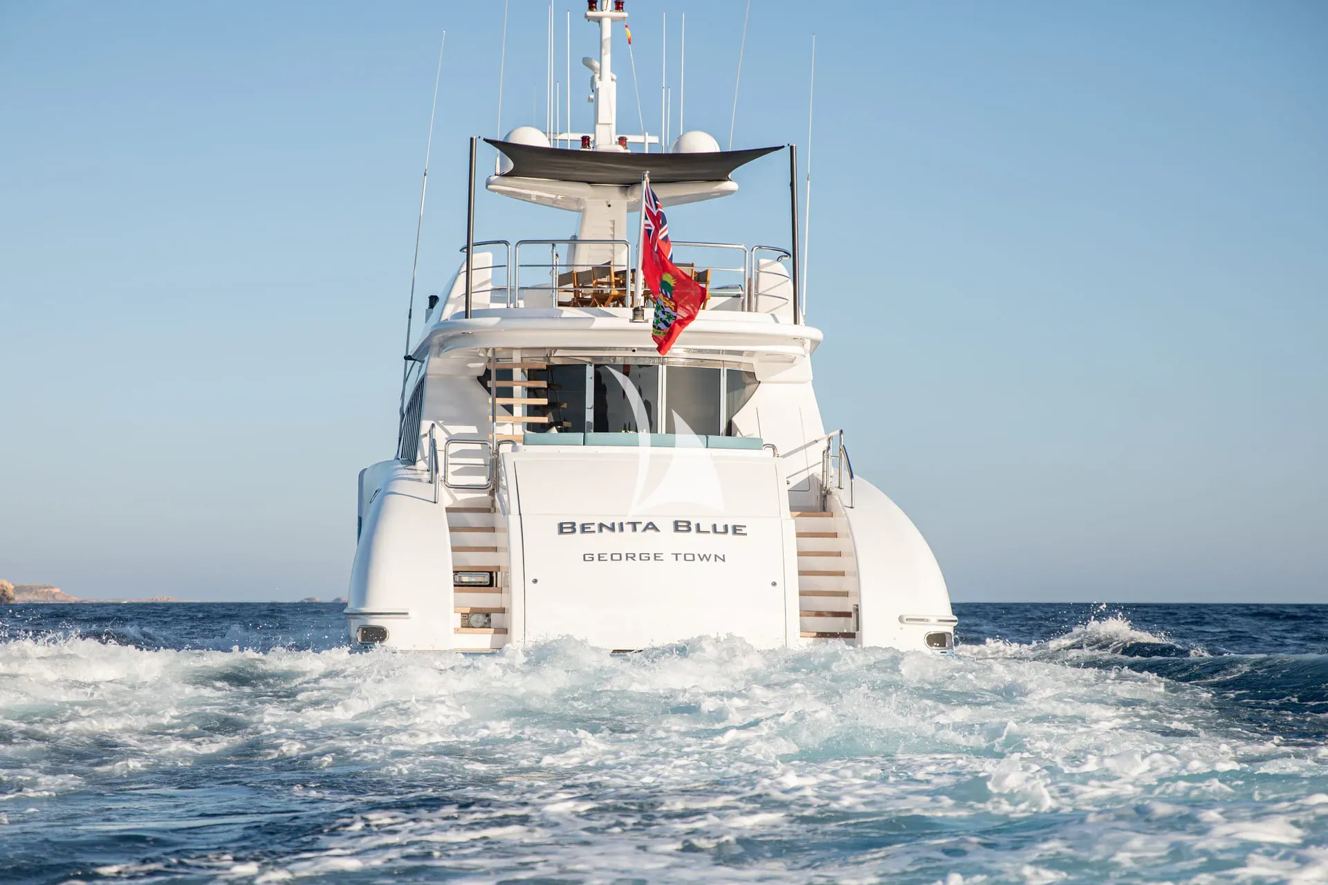 BENITA BLUE – Exterior