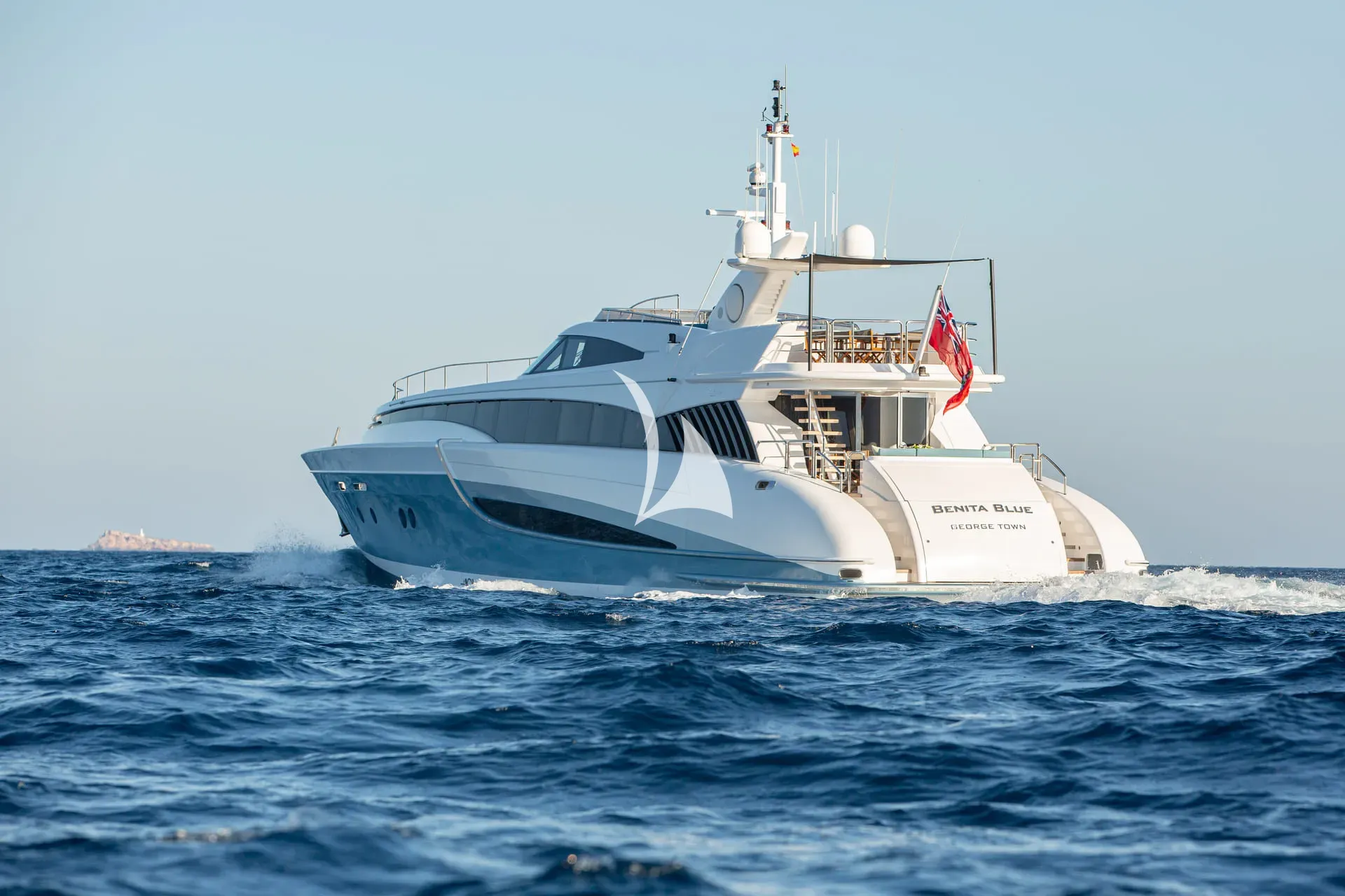 BENITA BLUE – Exterior