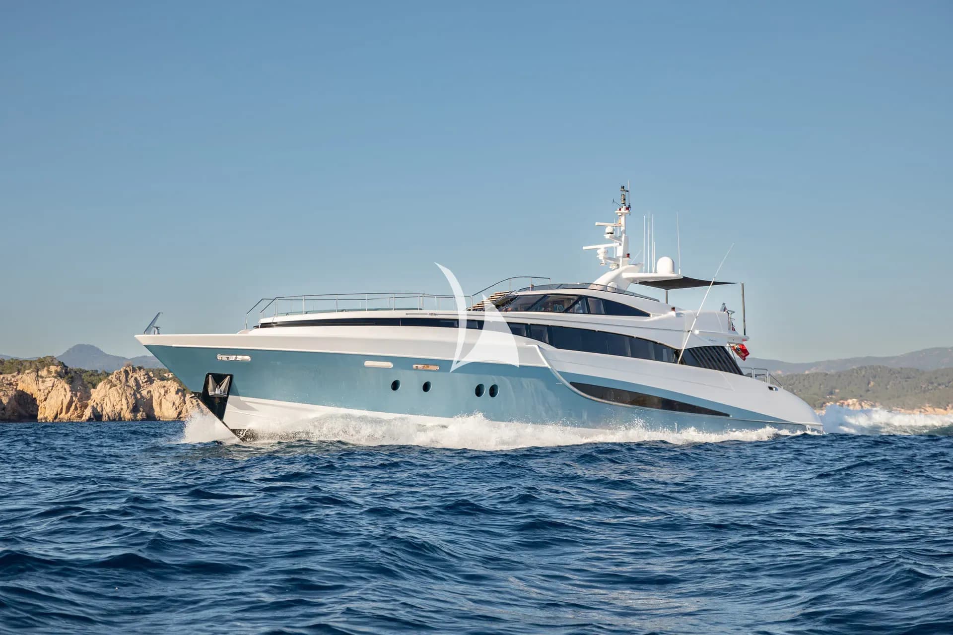 BENITA BLUE – Exterior