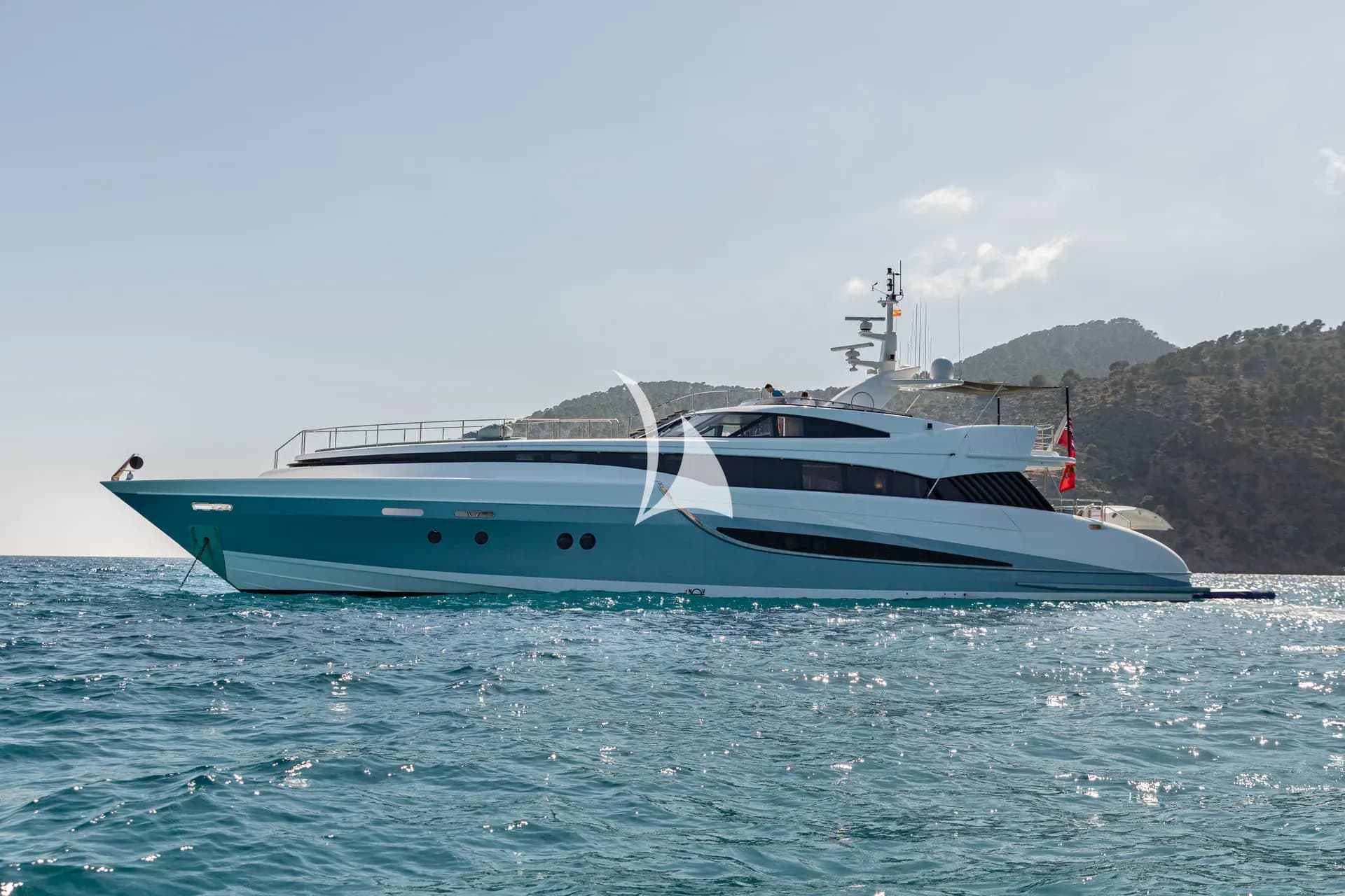 BENITA BLUE – Exterior