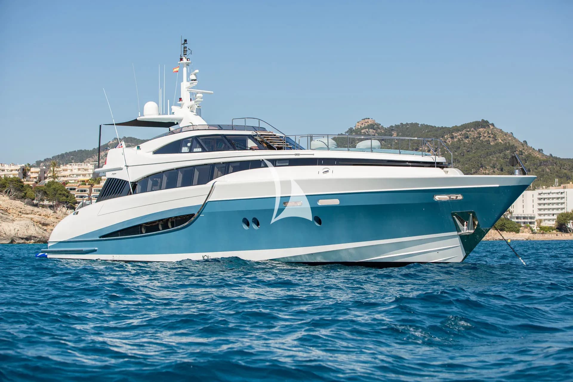 BENITA BLUE – Exterior