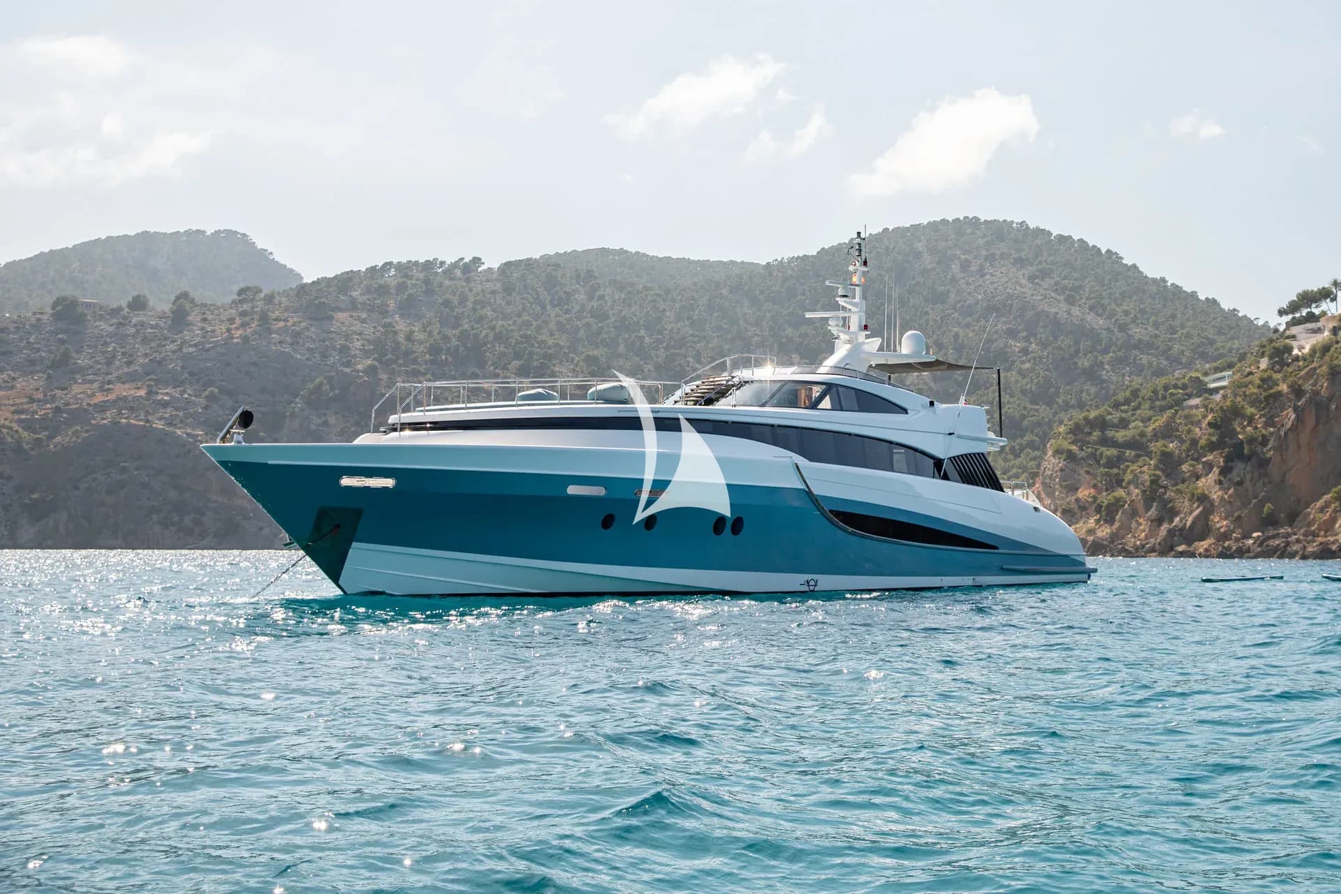 BENITA BLUE – Exterior