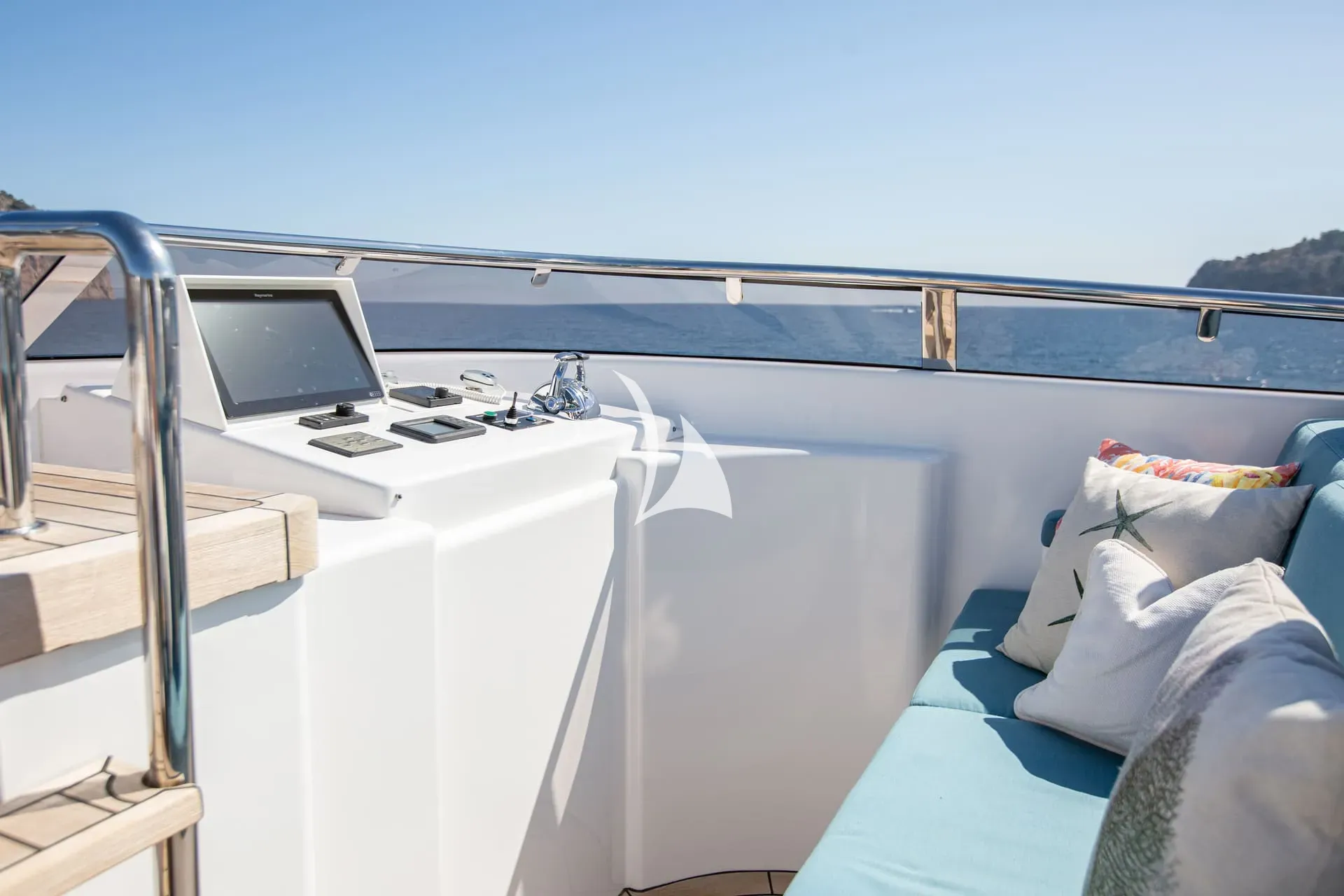 BENITA BLUE – Exterior