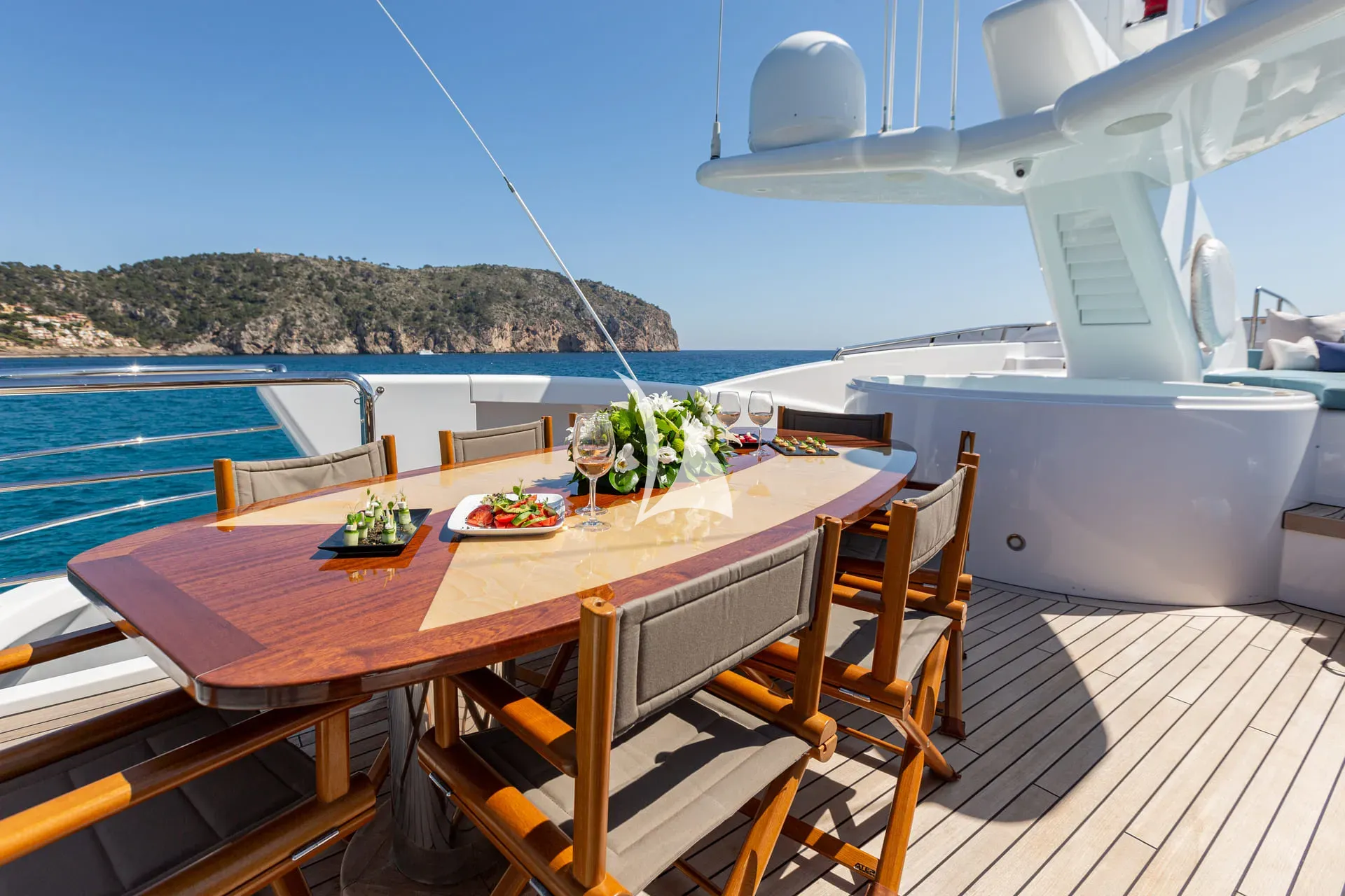 BENITA BLUE – Exterior