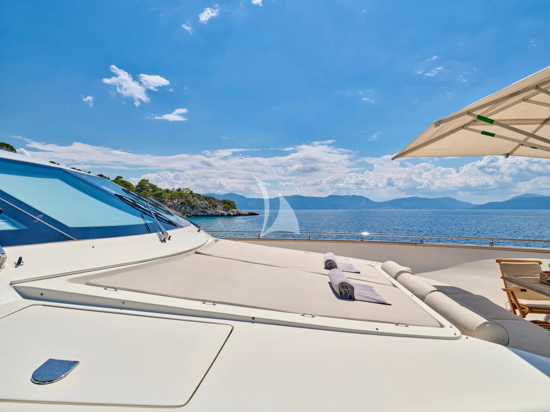 STAR LINK – Exterior