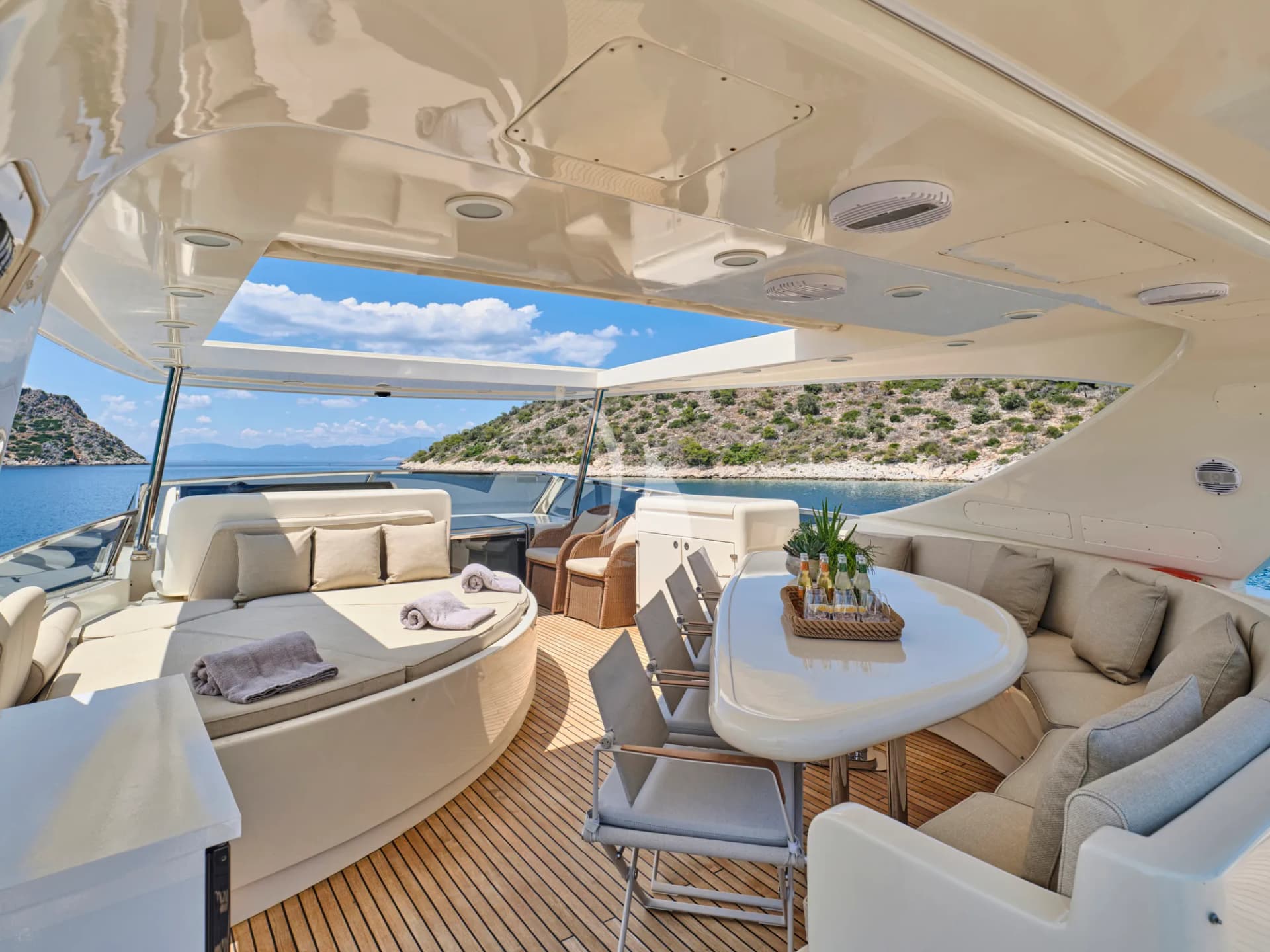 STAR LINK – Exterior