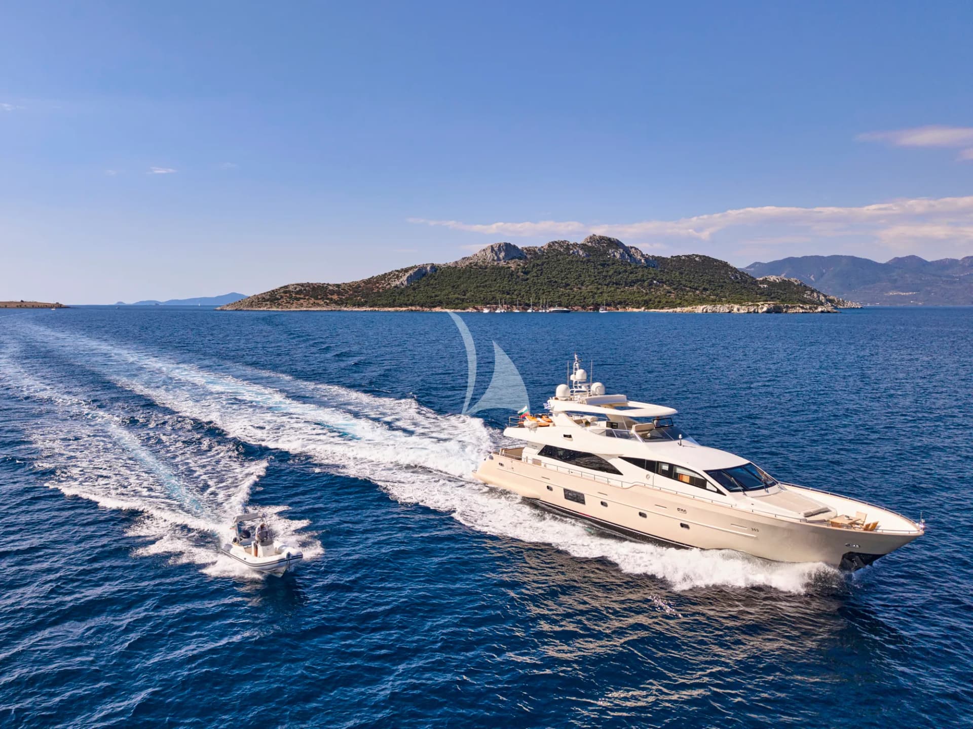 STAR LINK – Exterior