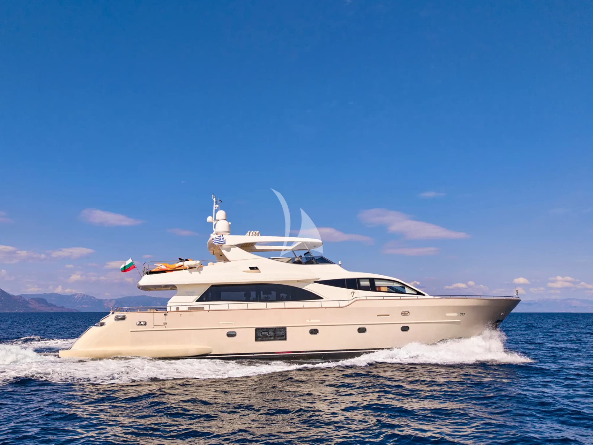 STAR LINK – Exterior