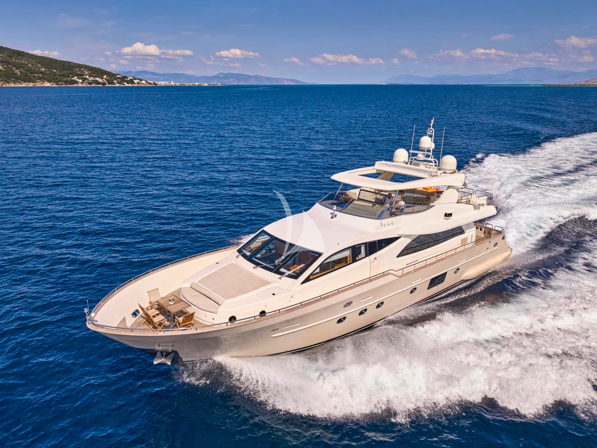 STAR LINK – Exterior