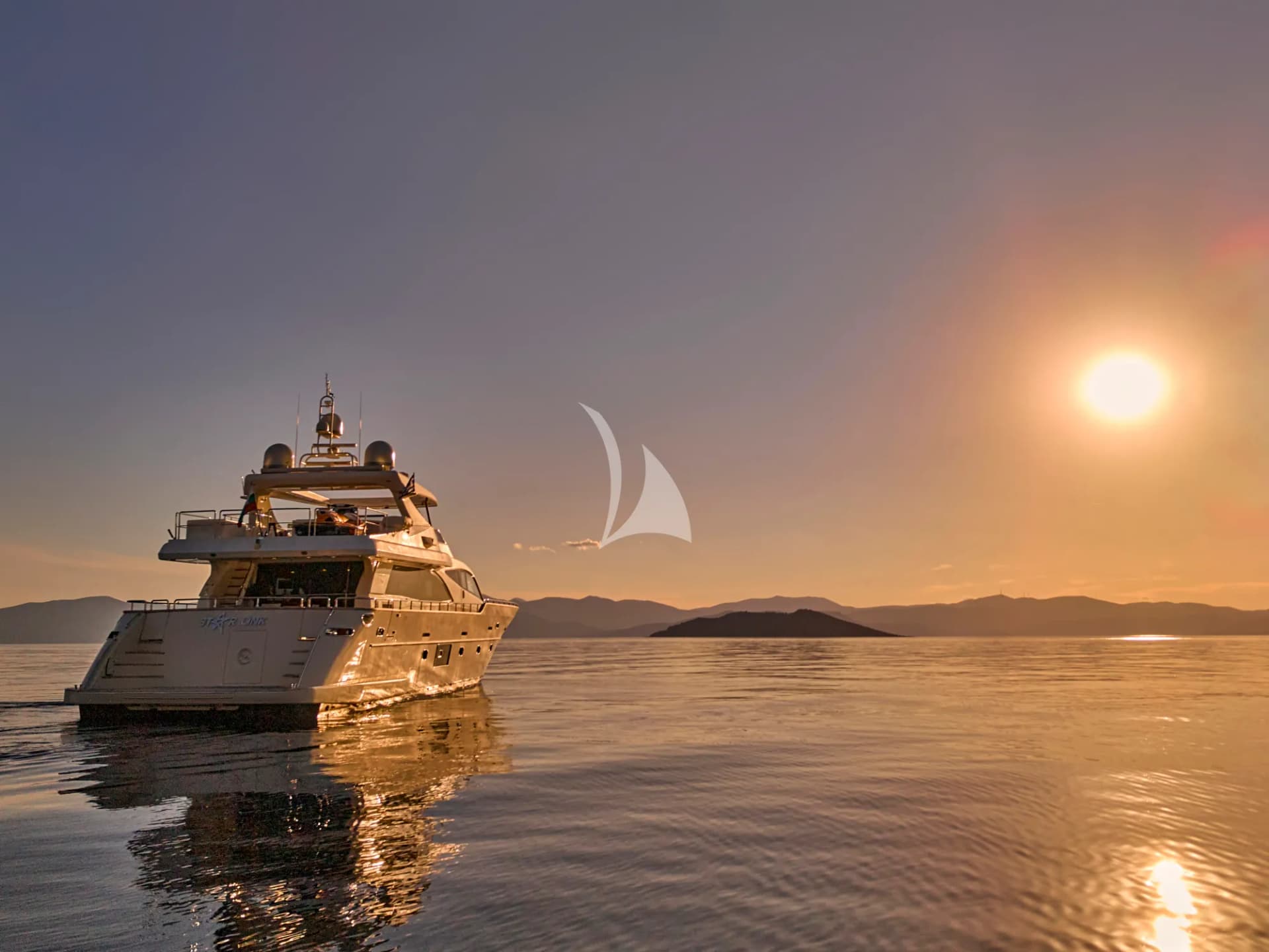 STAR LINK – Exterior
