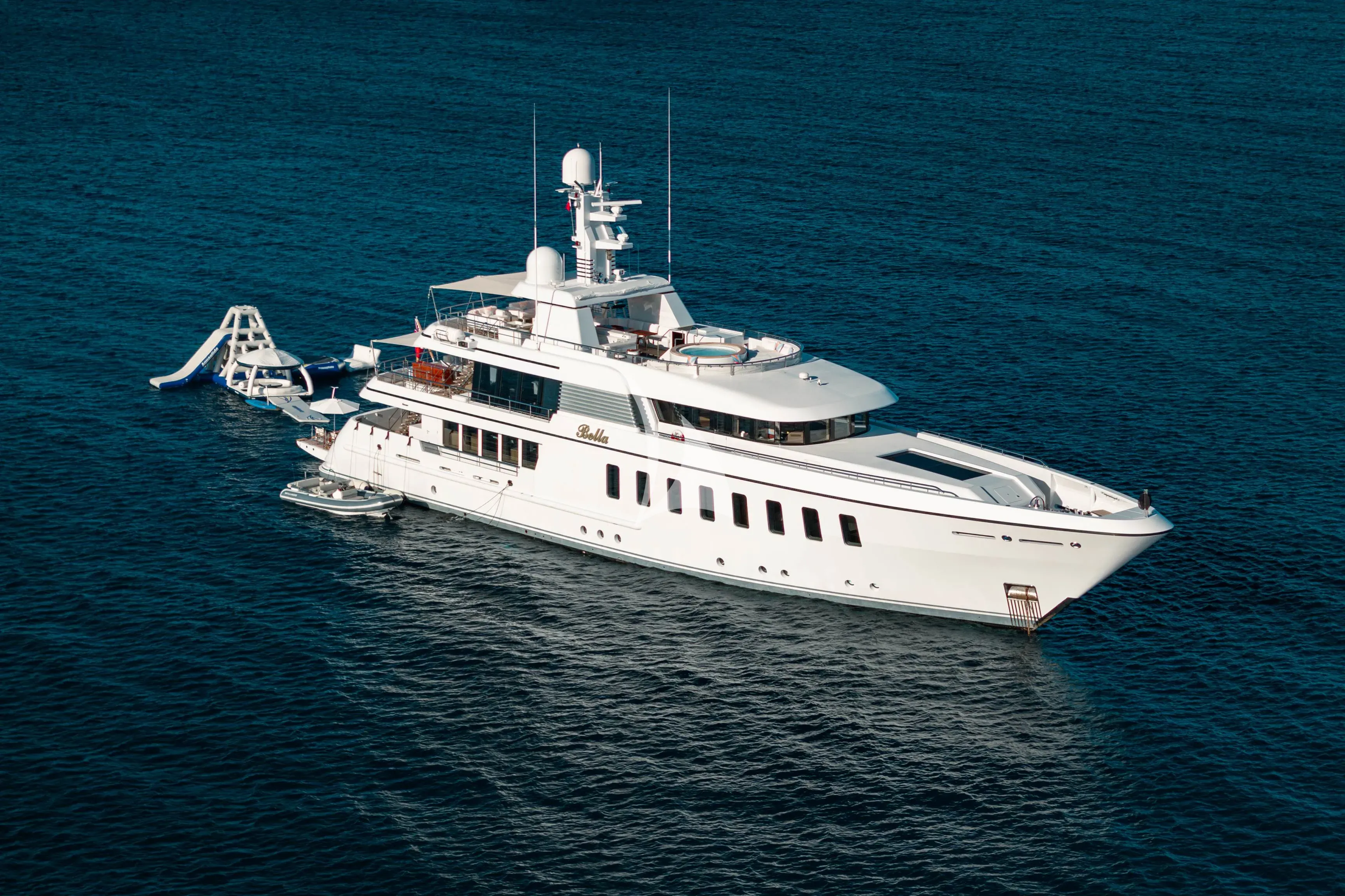 BELLA – Feadship