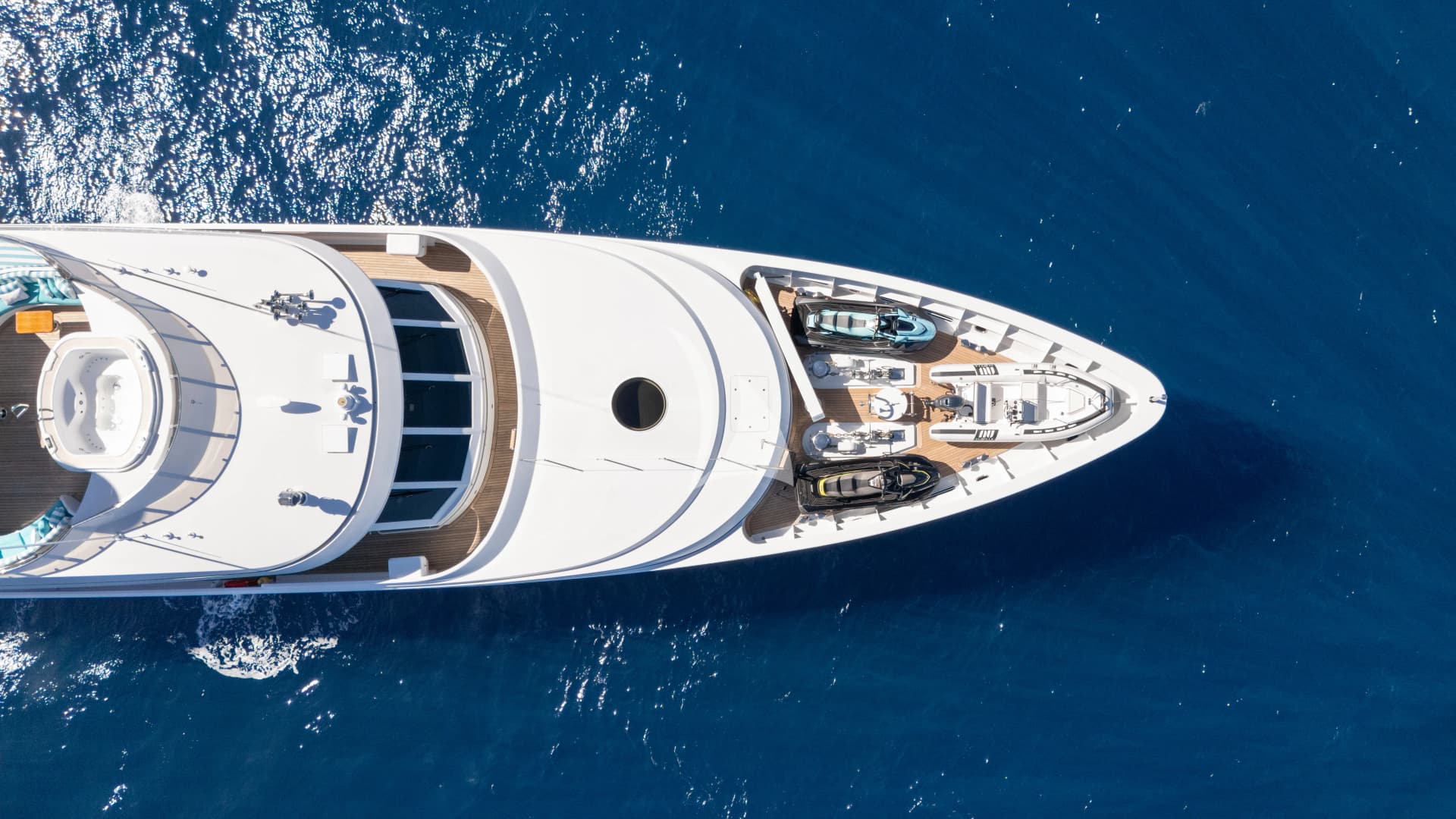 OCTOPUS – Exterior