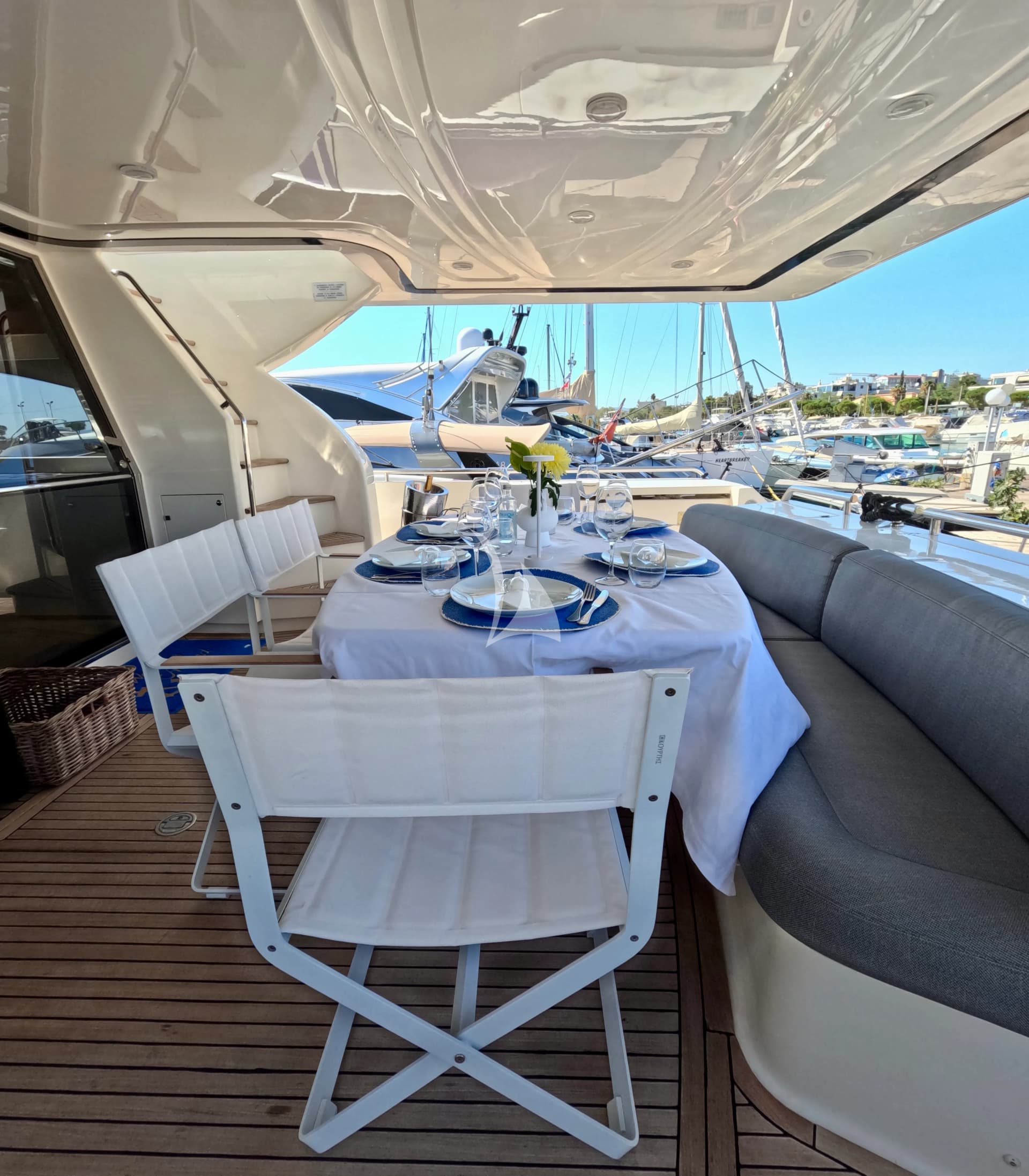 ARCELIA – Exterior