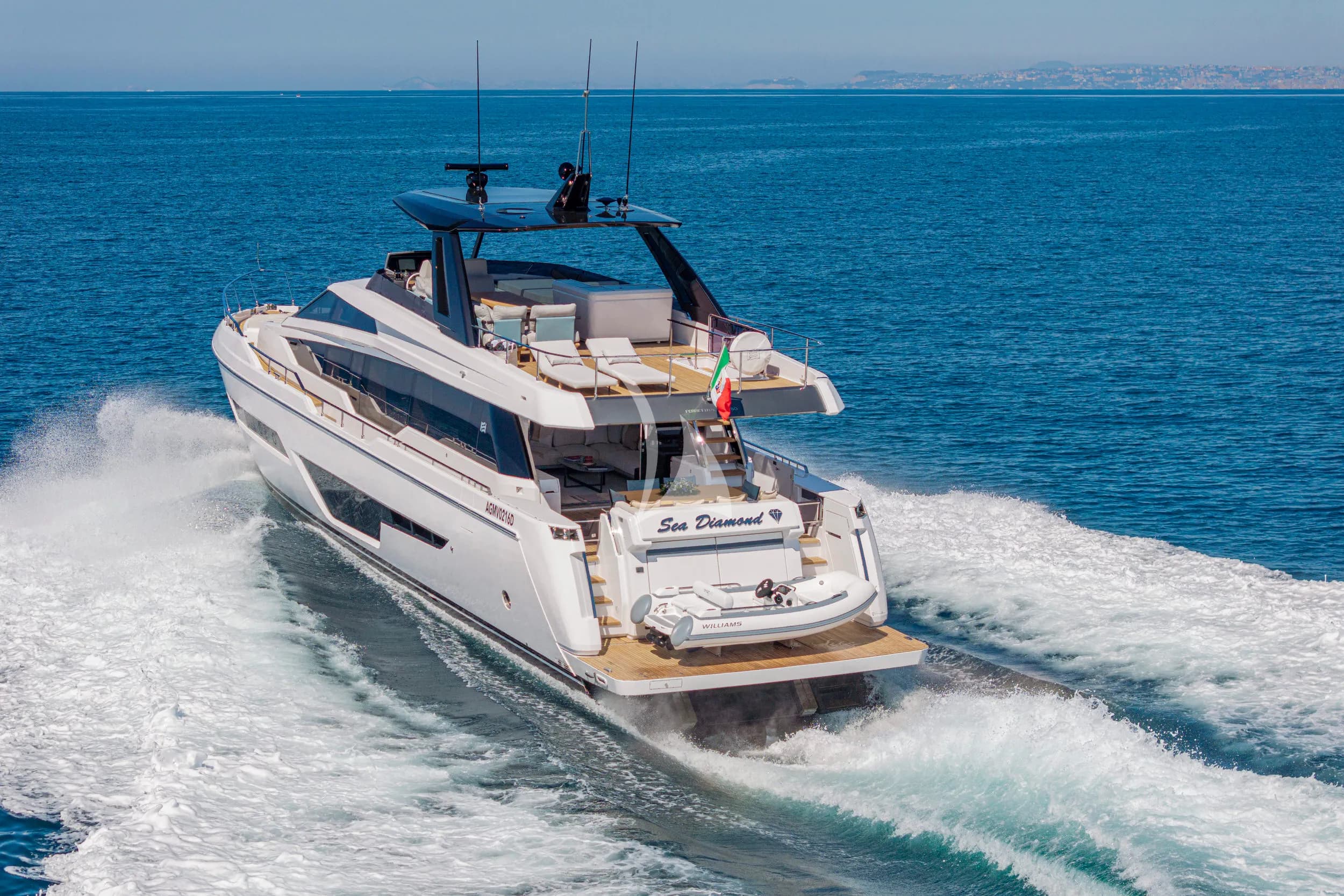 SEA DIAMOND – Exterior