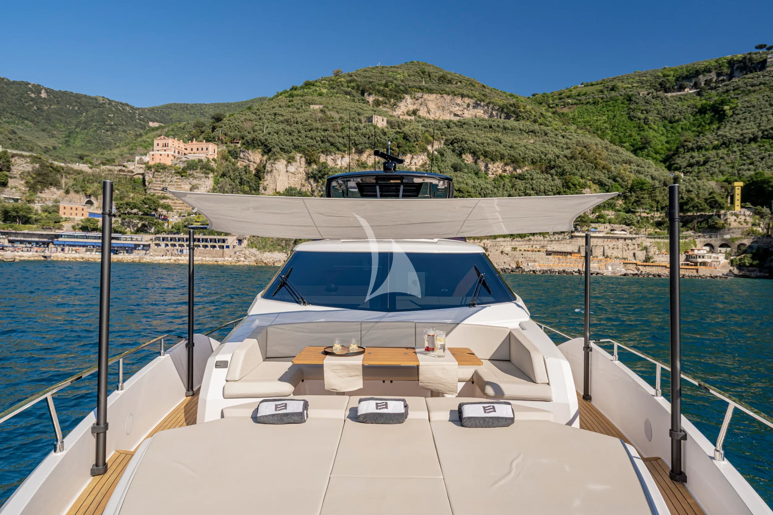 SEA DIAMOND – Exterior