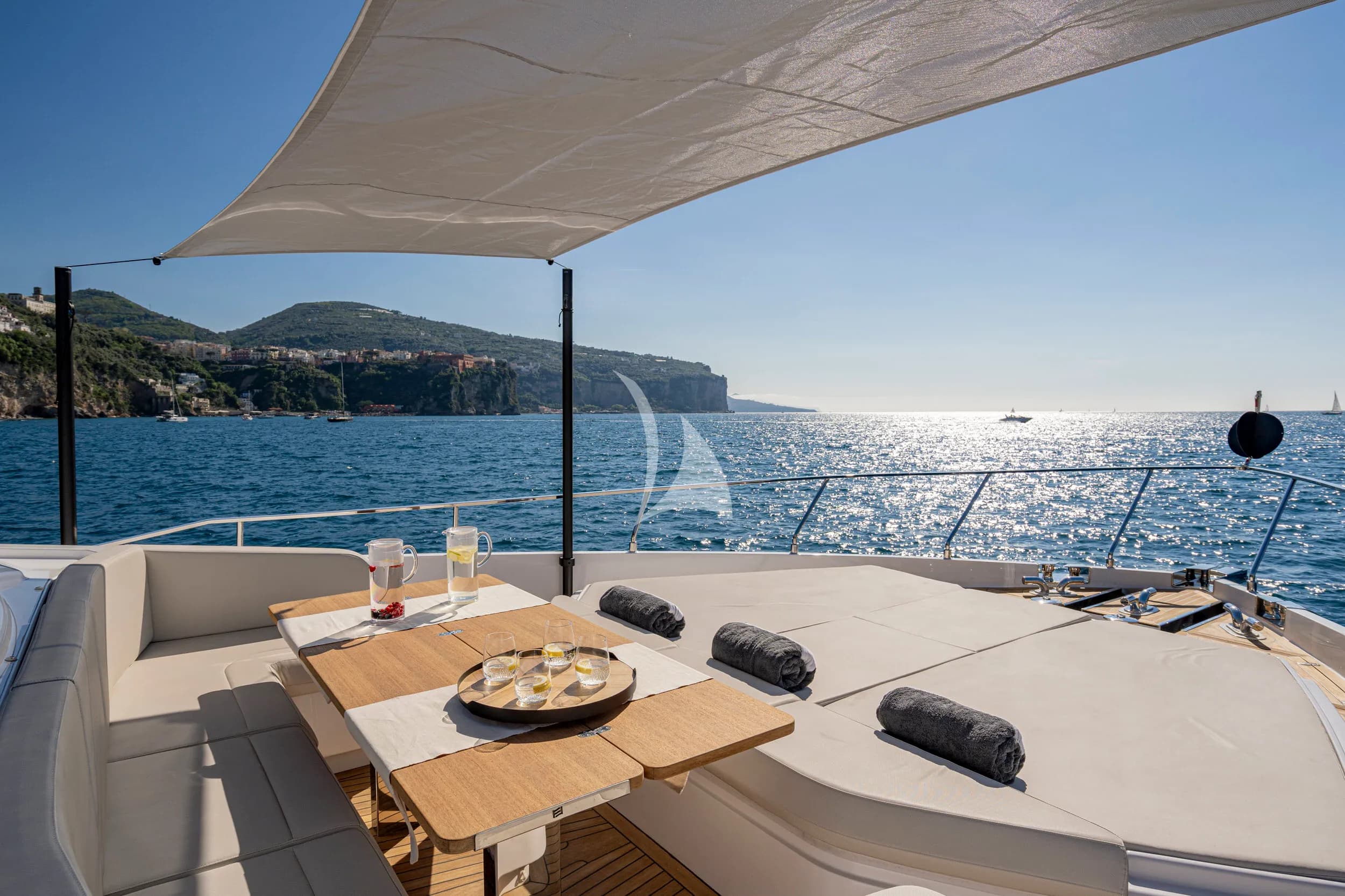 SEA DIAMOND – Exterior