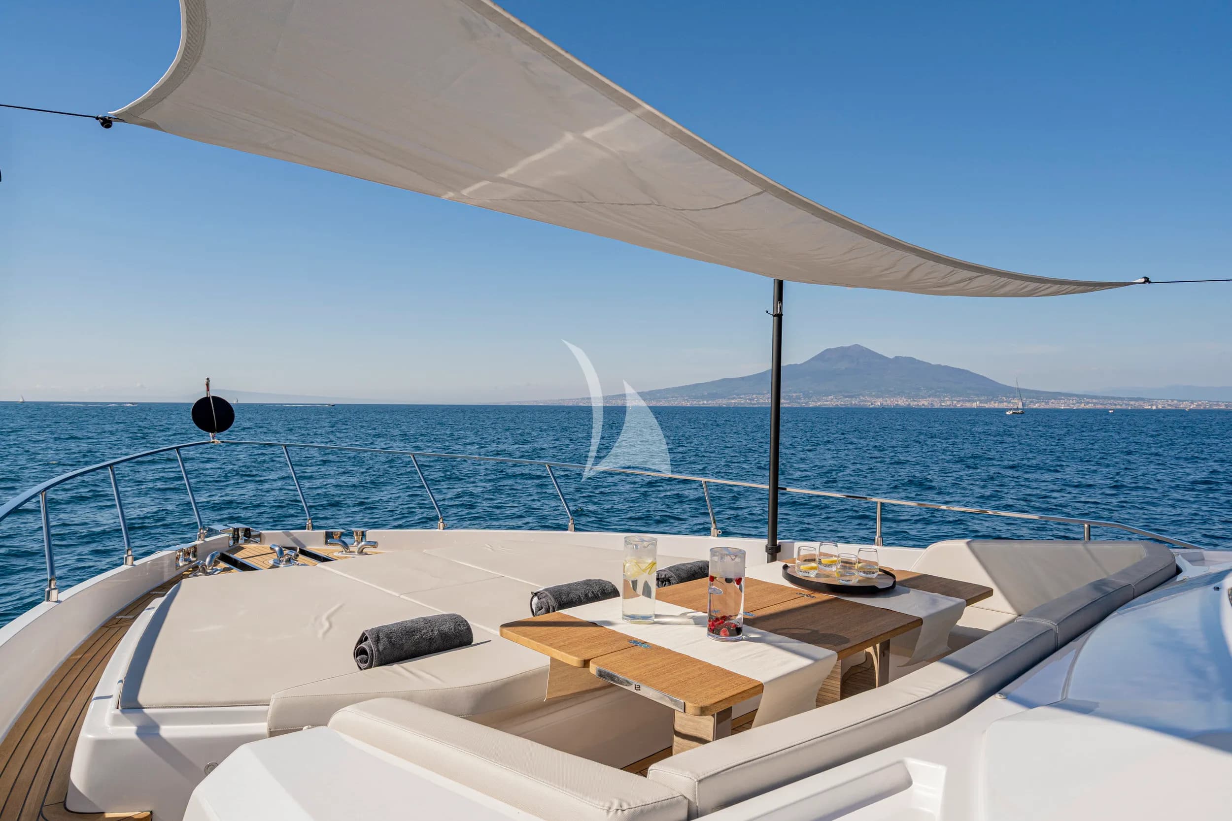 SEA DIAMOND – Exterior