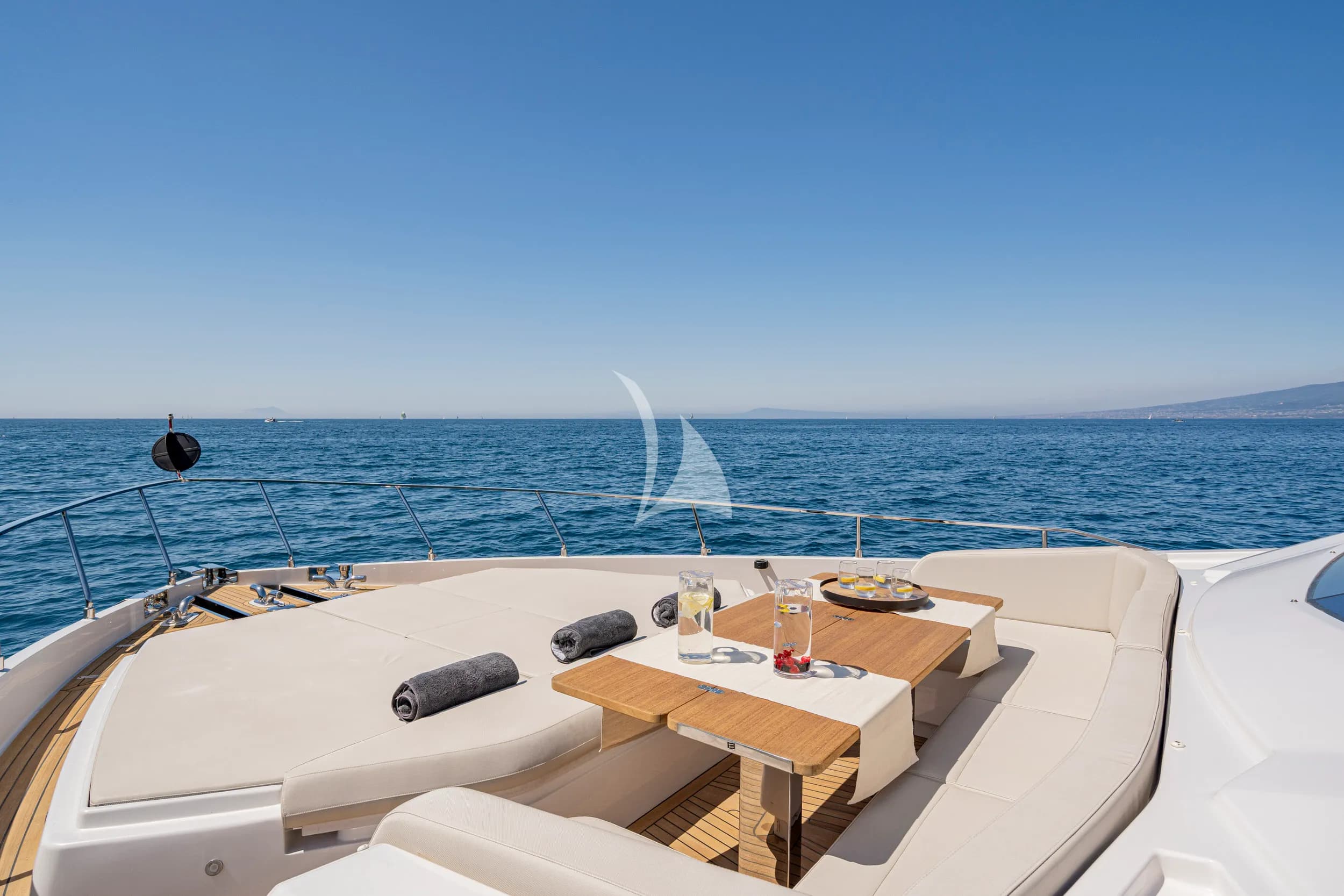SEA DIAMOND – Exterior
