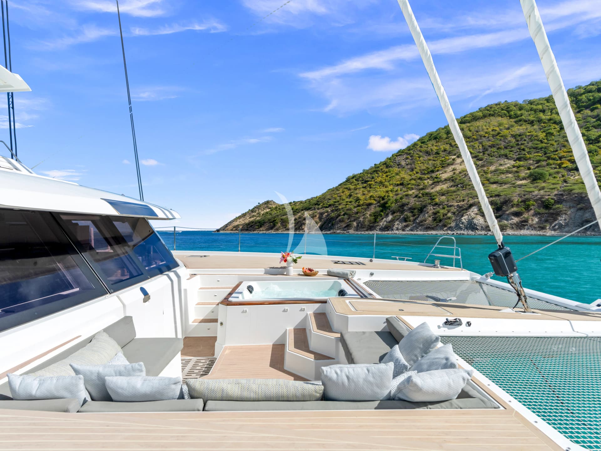 ADEONA – Exterior