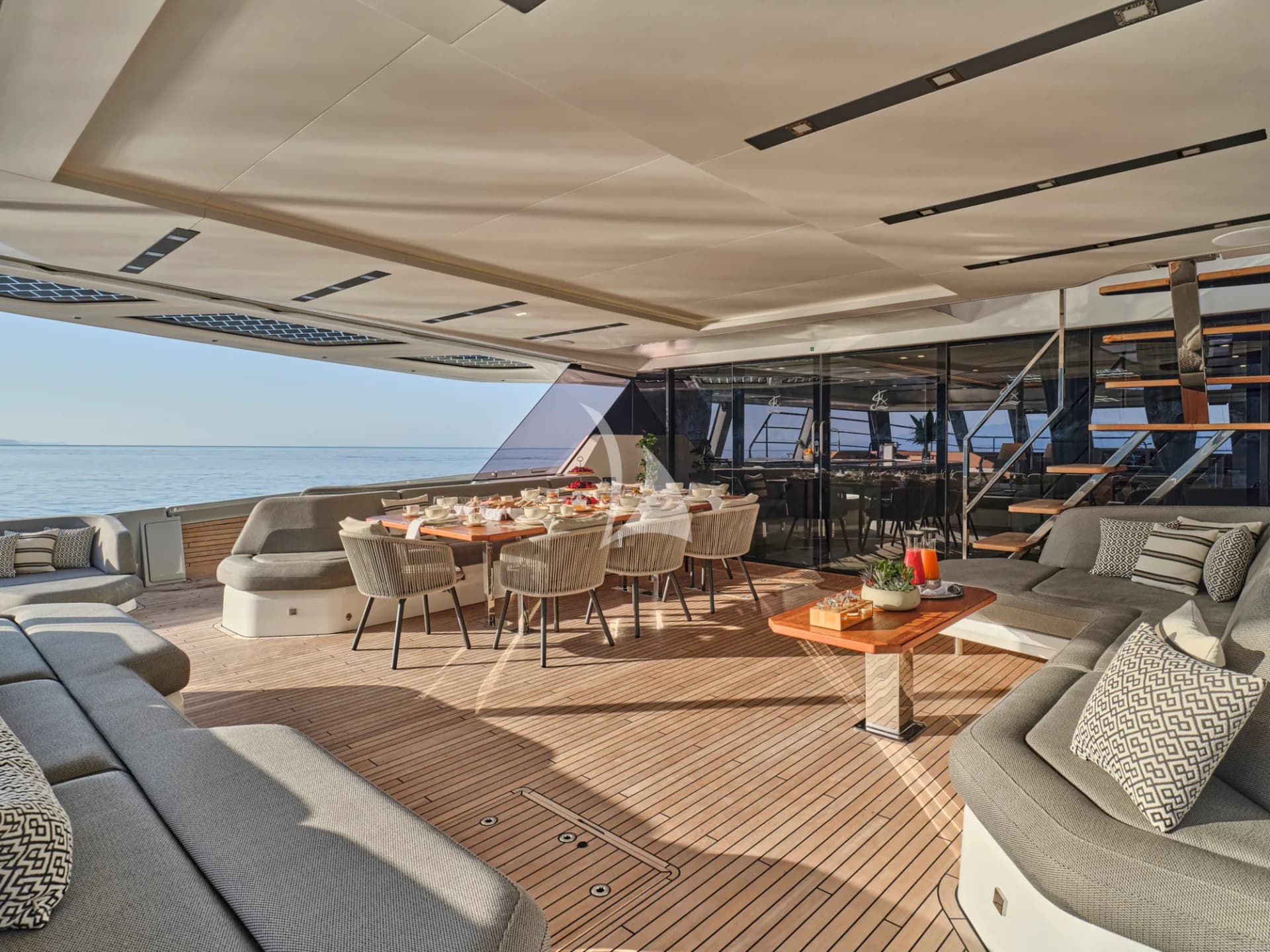 CHRISTAL MIO 80 – Exterior