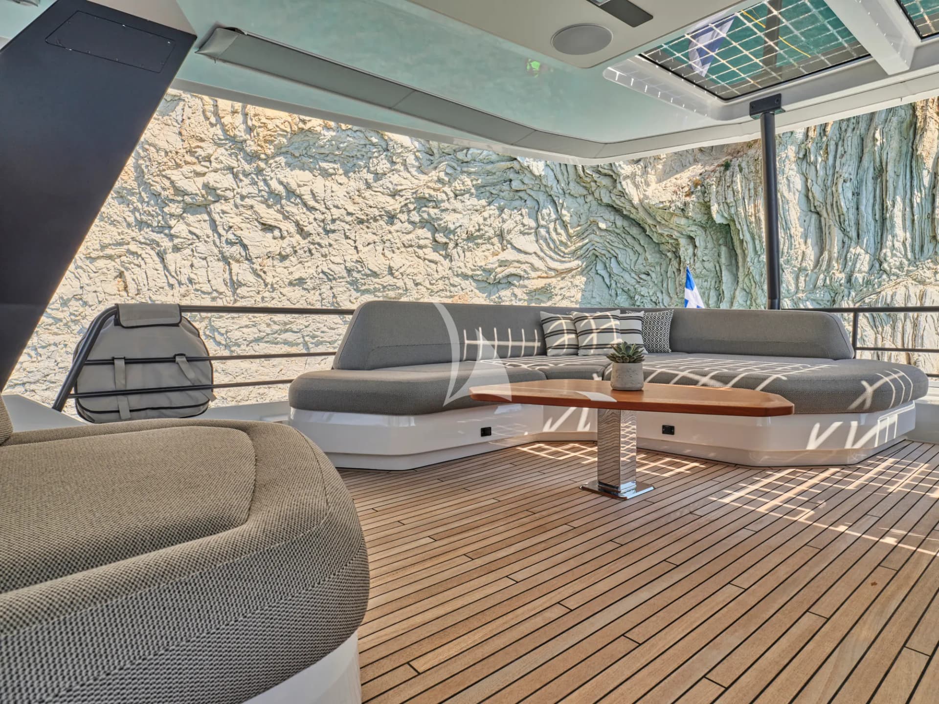 CHRISTAL MIO 80 – Exterior