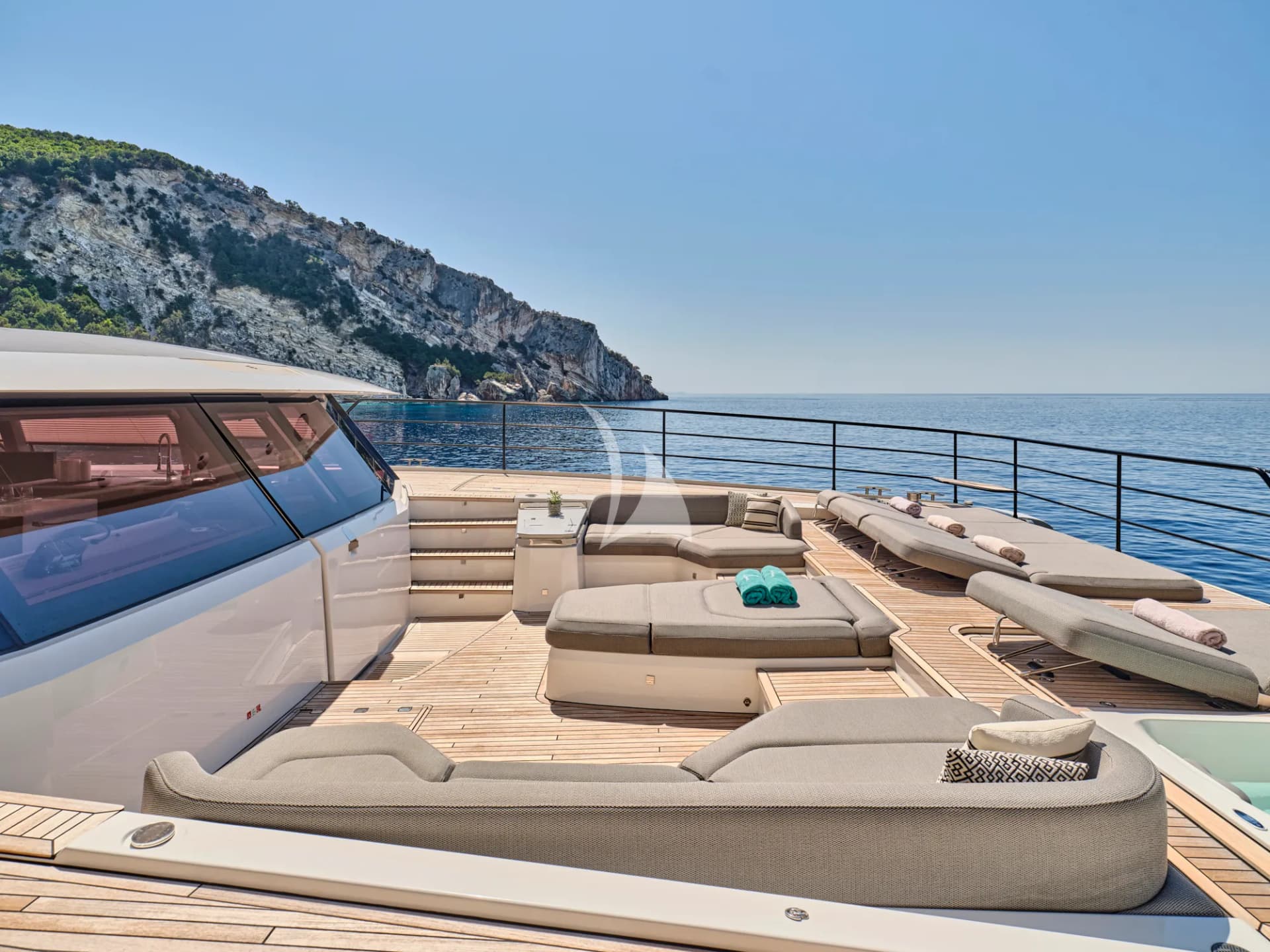 CHRISTAL MIO 80 – Exterior