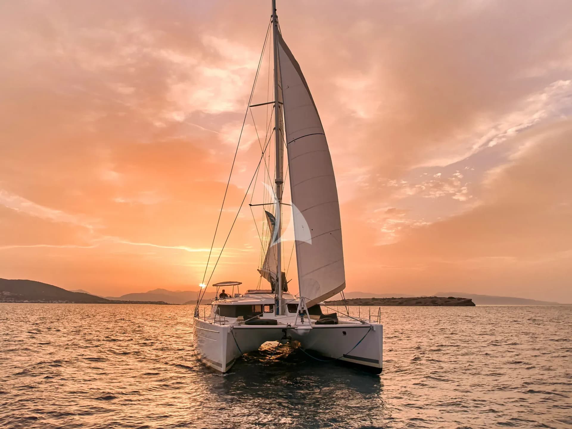 HIGH FIVE – Exterior
