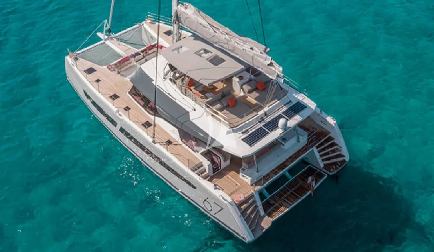 LOOMA – Exterior