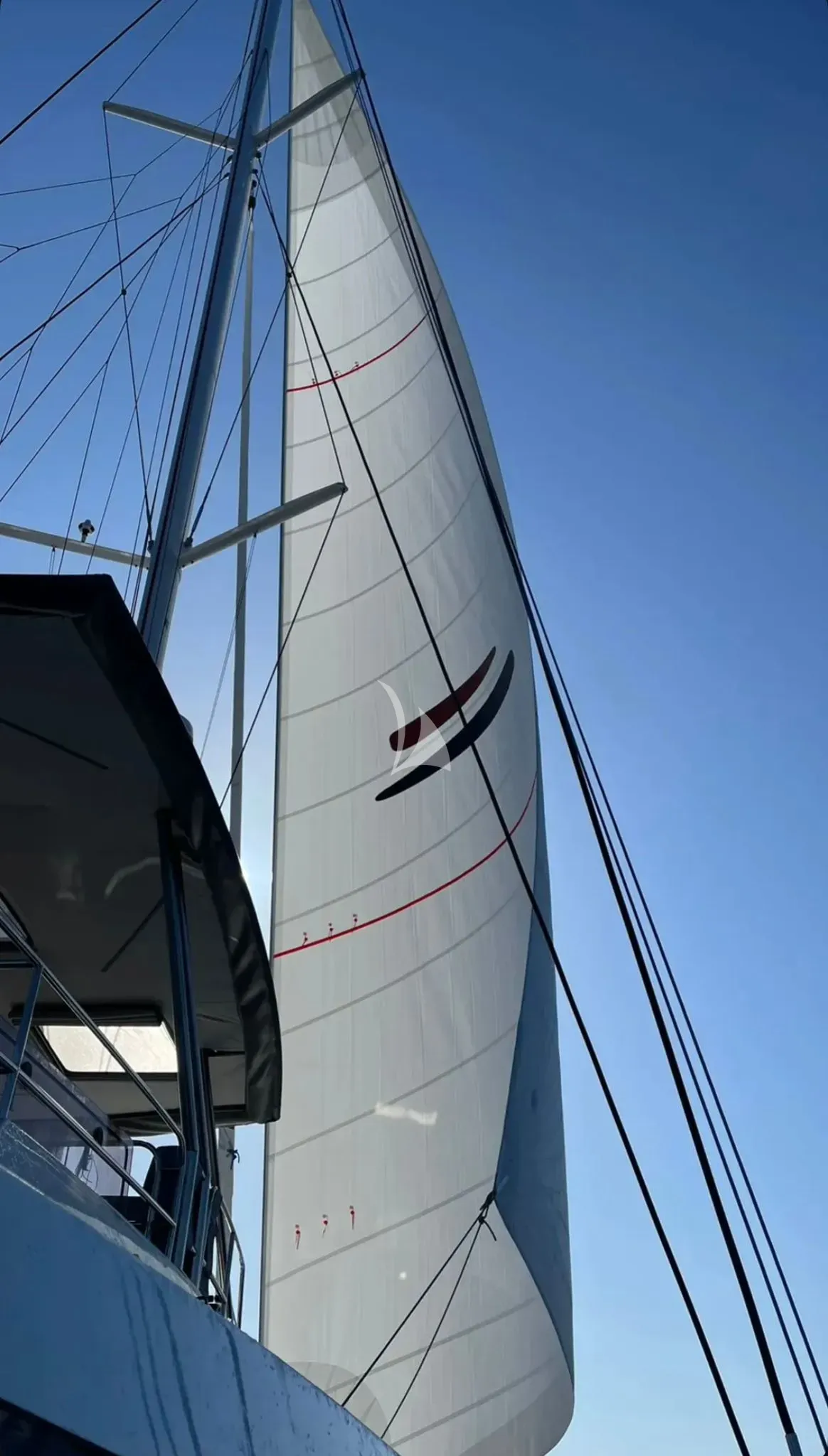 LOOMA – Exterior