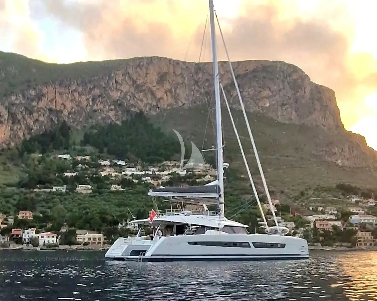 LOOMA – Exterior
