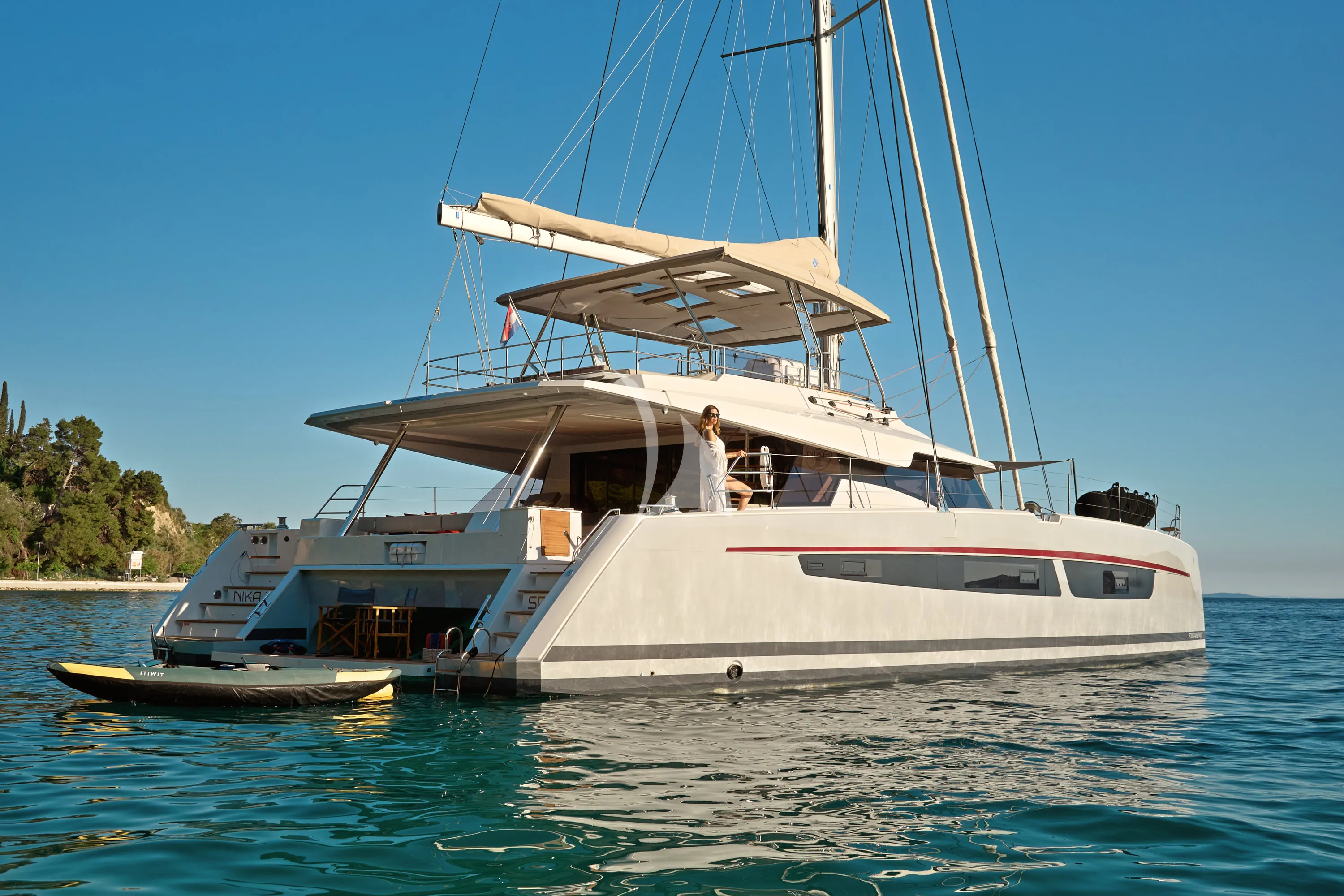 Nika I – Exterior