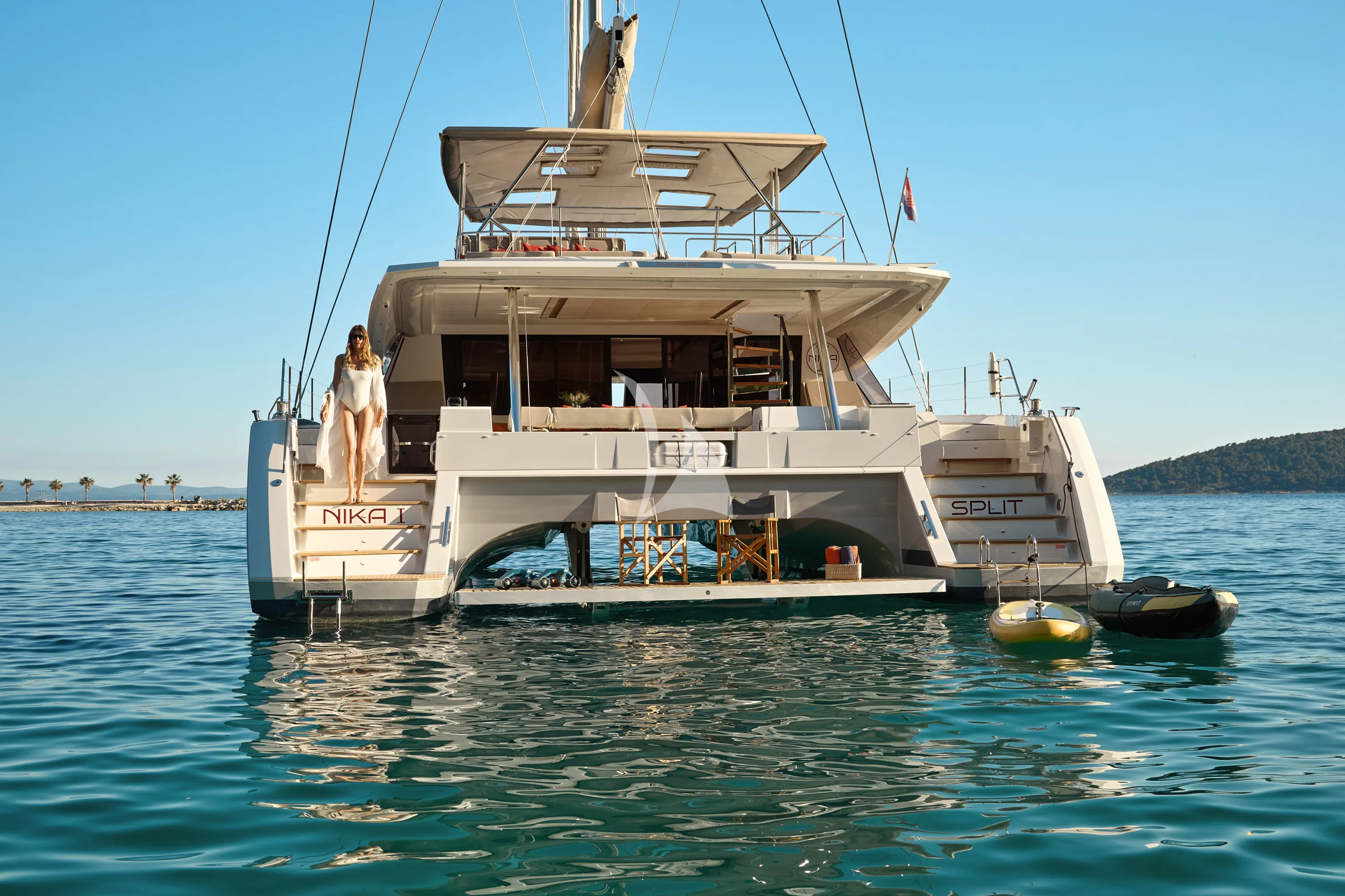 Nika I – Exterior