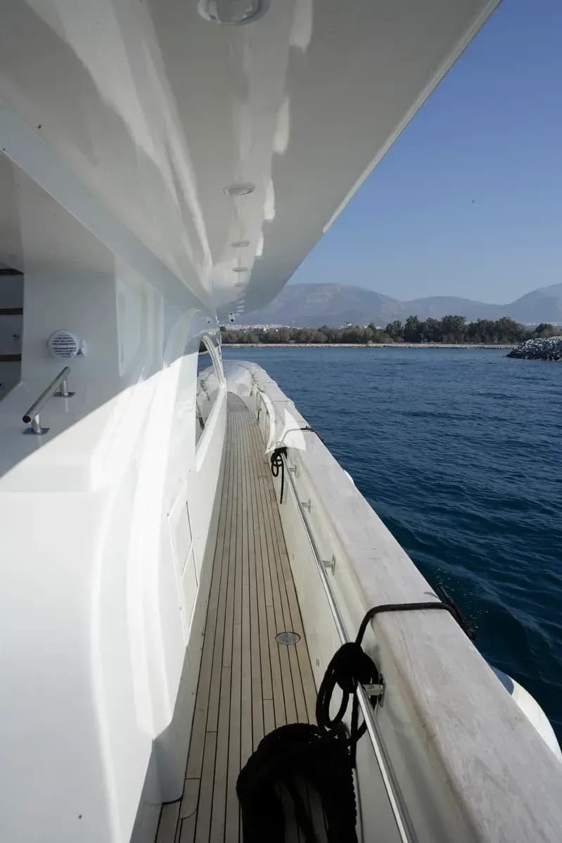 DREAM B – Exterior