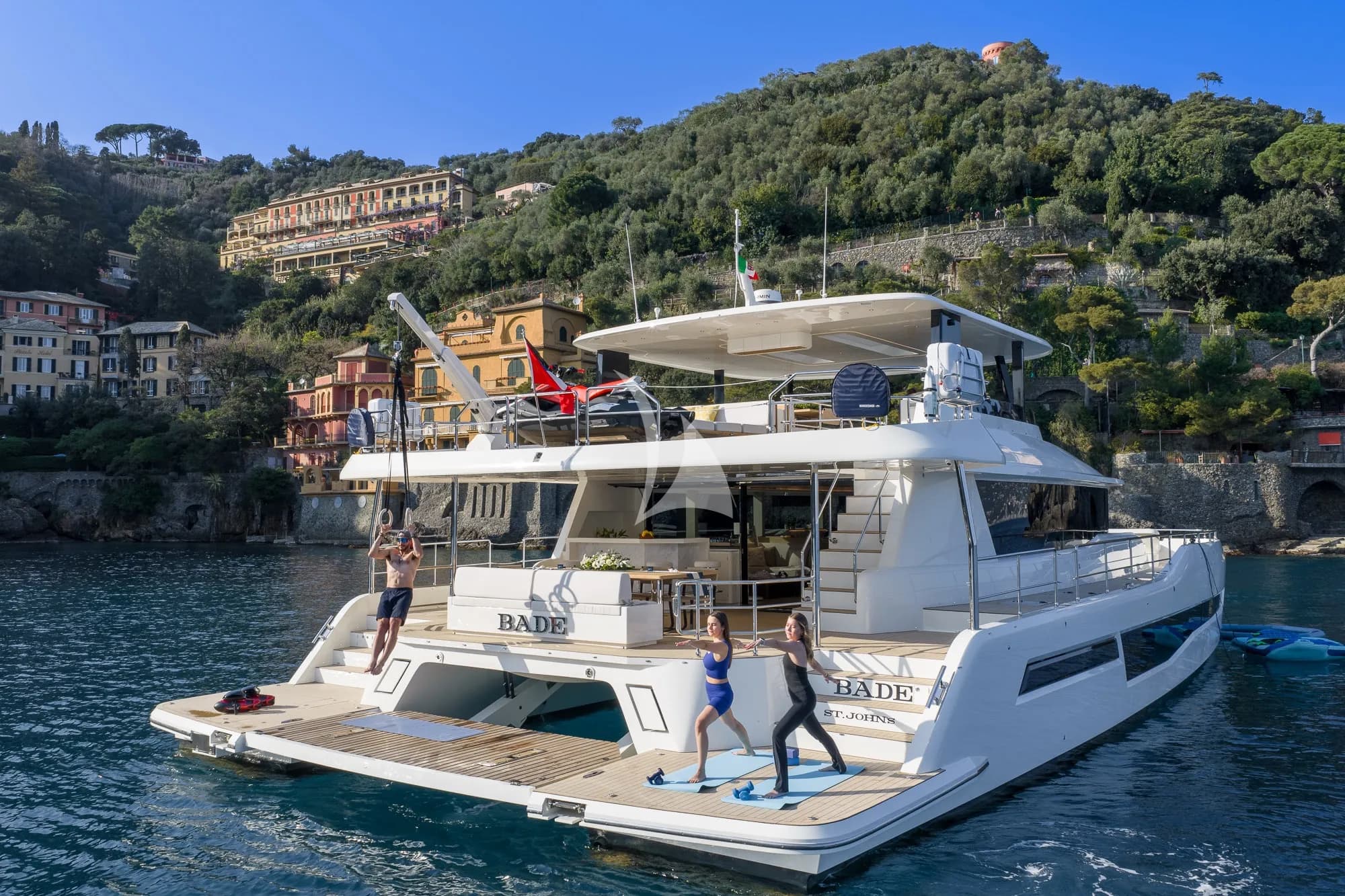 BADE – Exterior