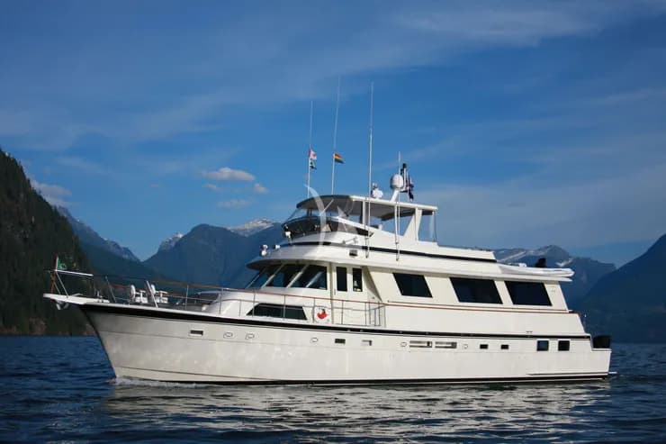 NORTHERN LIGHT – Exterior