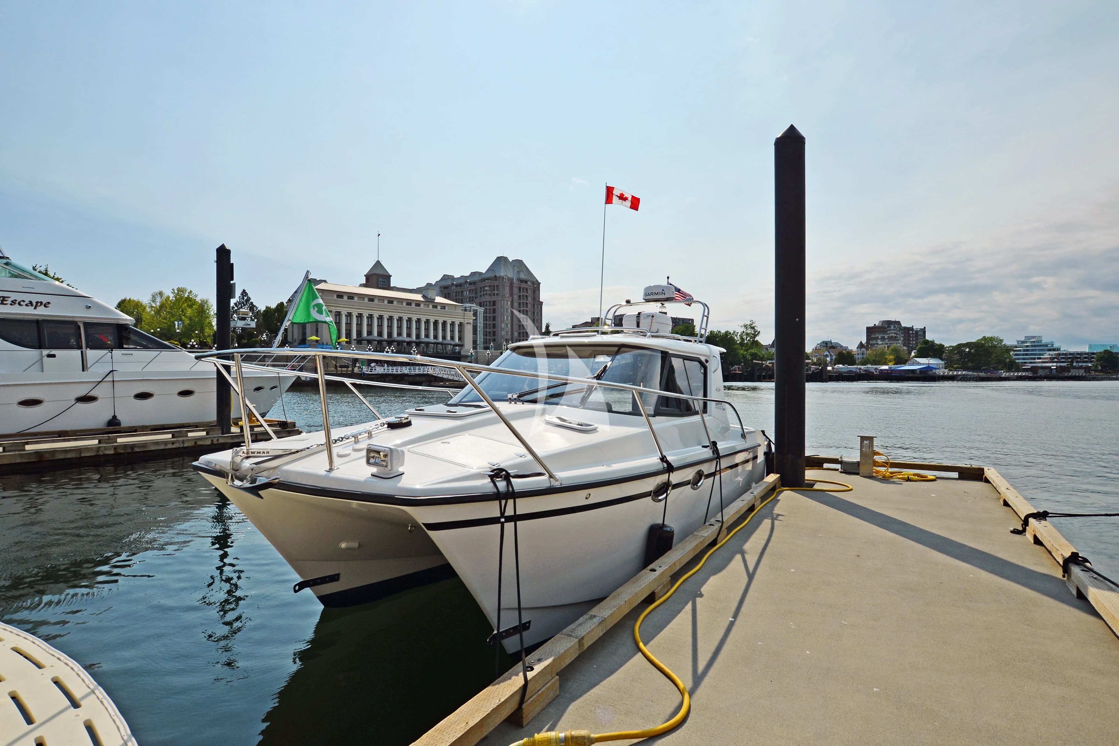 NORTHERN LIGHT – Exterior