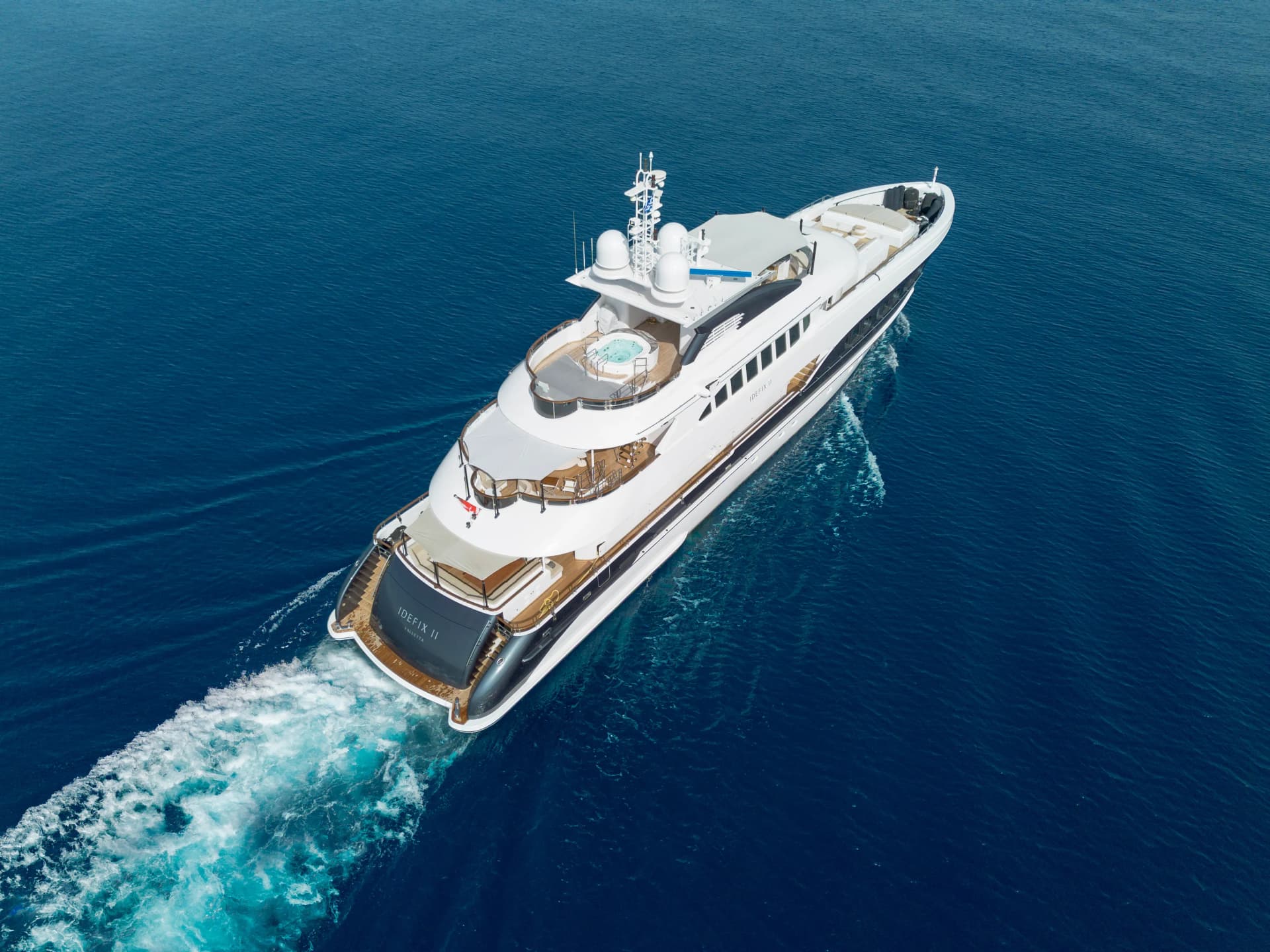 IDEFIX II – Exterior