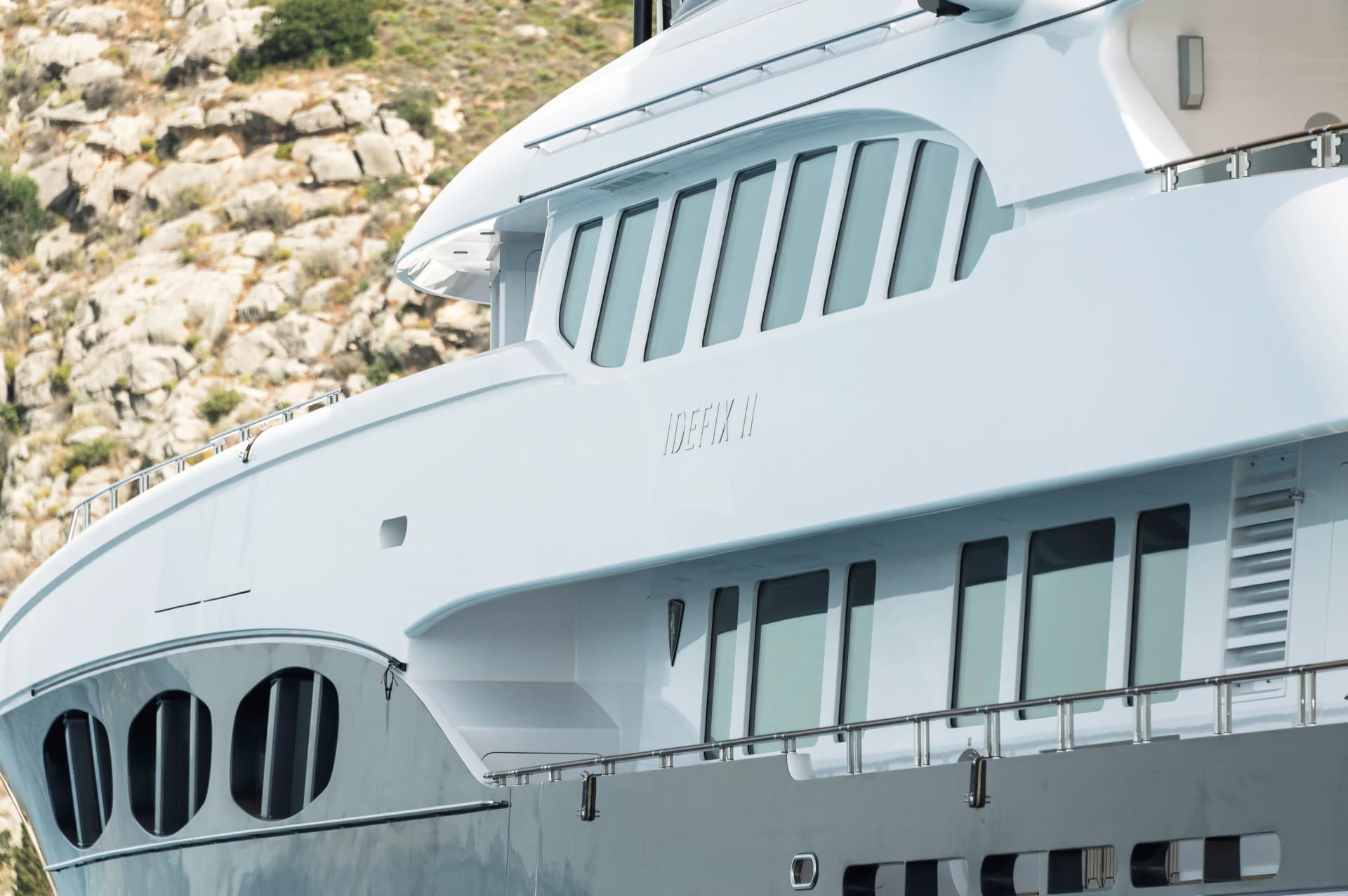 IDEFIX II – Exterior