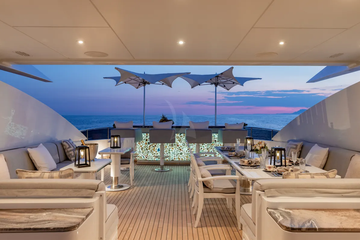 IDEFIX II – Exterior
