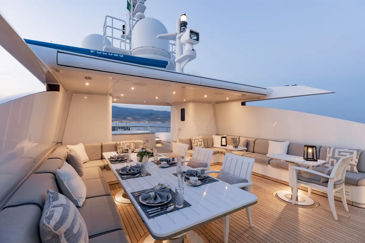 IDEFIX II – Exterior