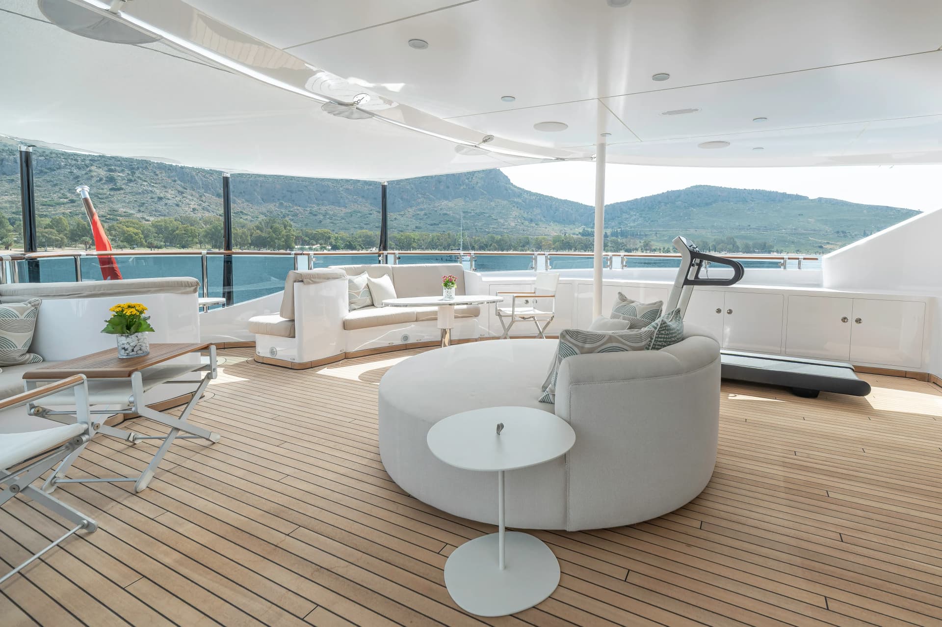 IDEFIX II – Exterior
