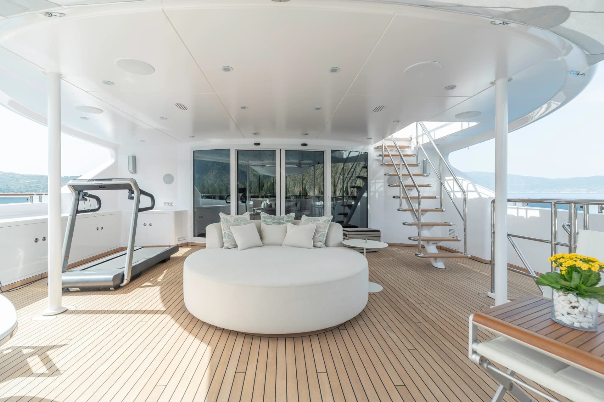 IDEFIX II – Exterior