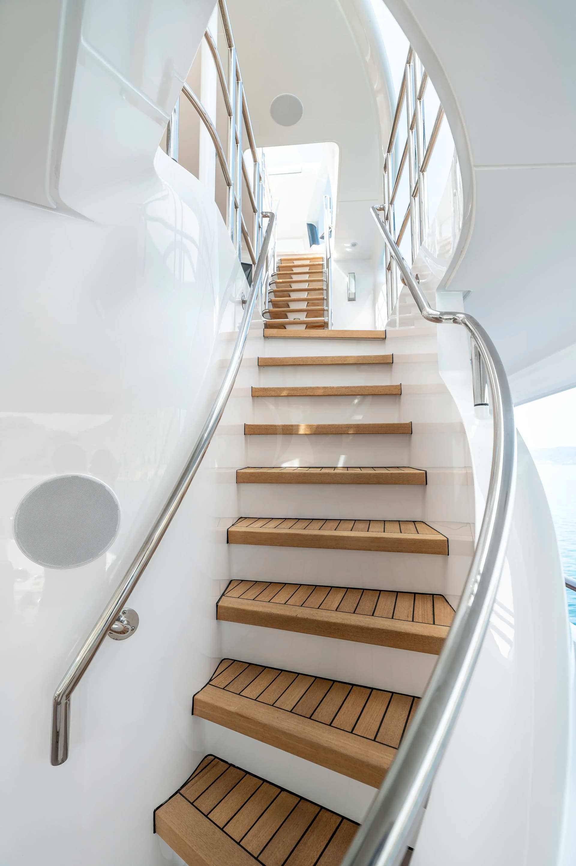 IDEFIX II – Exterior