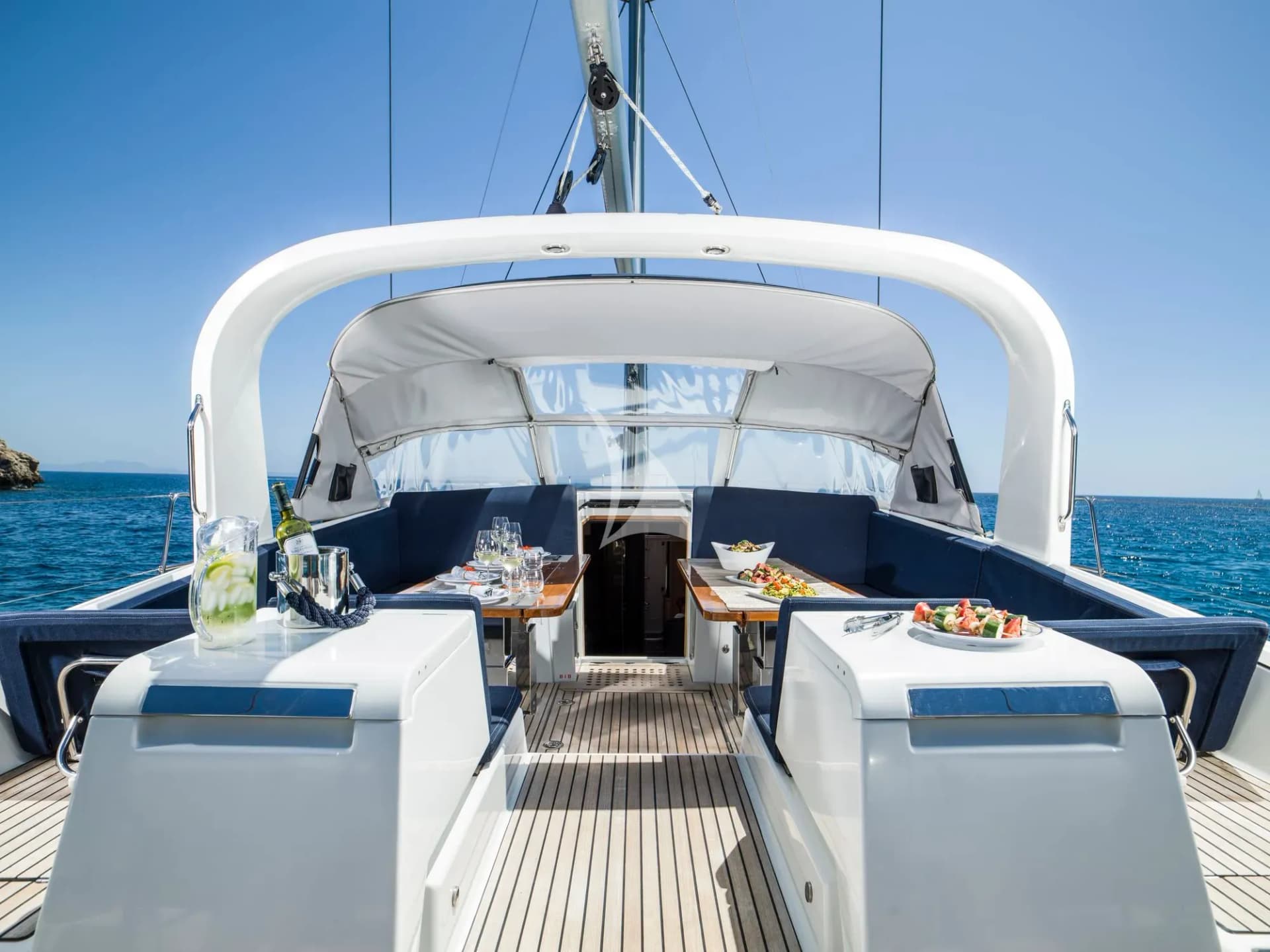 THEA – Exterior