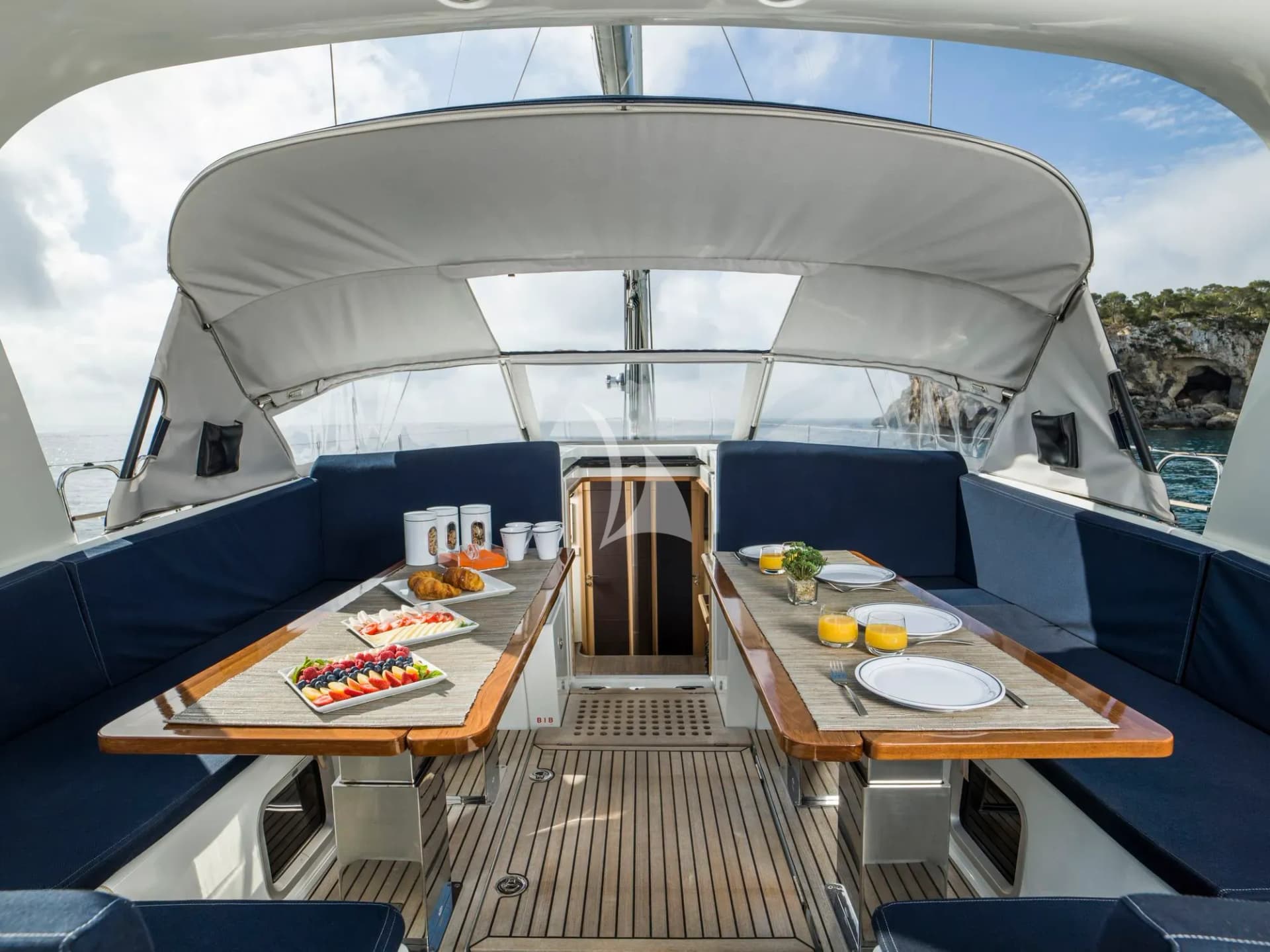 THEA – Exterior